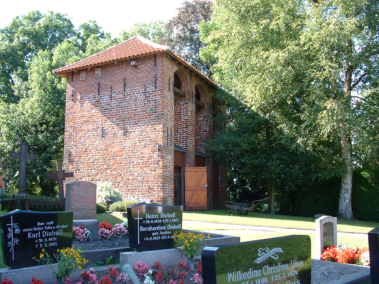 Die Wibadikirche in Wiegboldsbur - Ostfriesland - Glockenturm