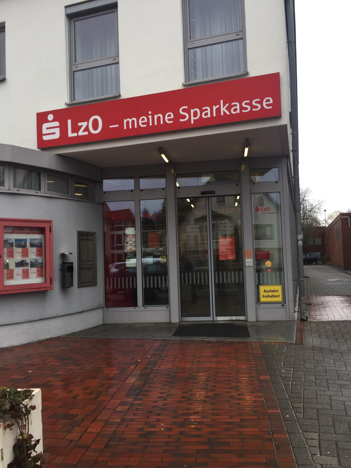 Bild 2 Landessparkasse zu Oldenburg Geldautomat in Delmenhorst