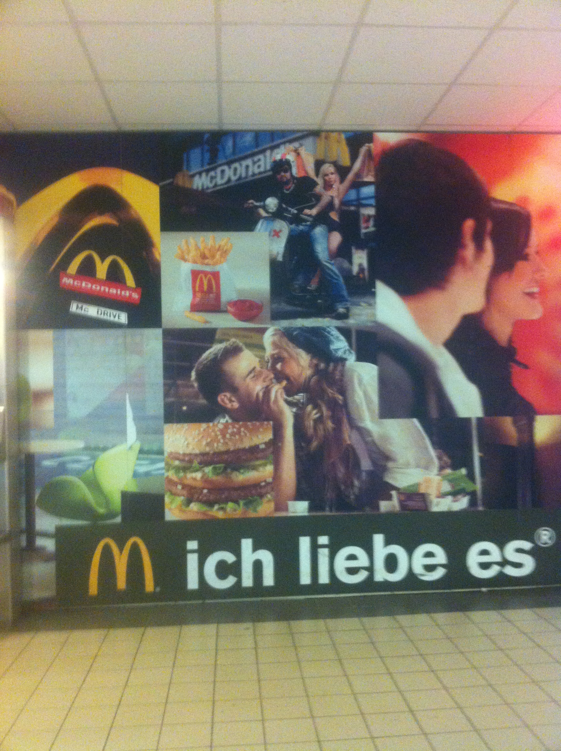 McDonald's Restaurant im Bahnhof Neumünster