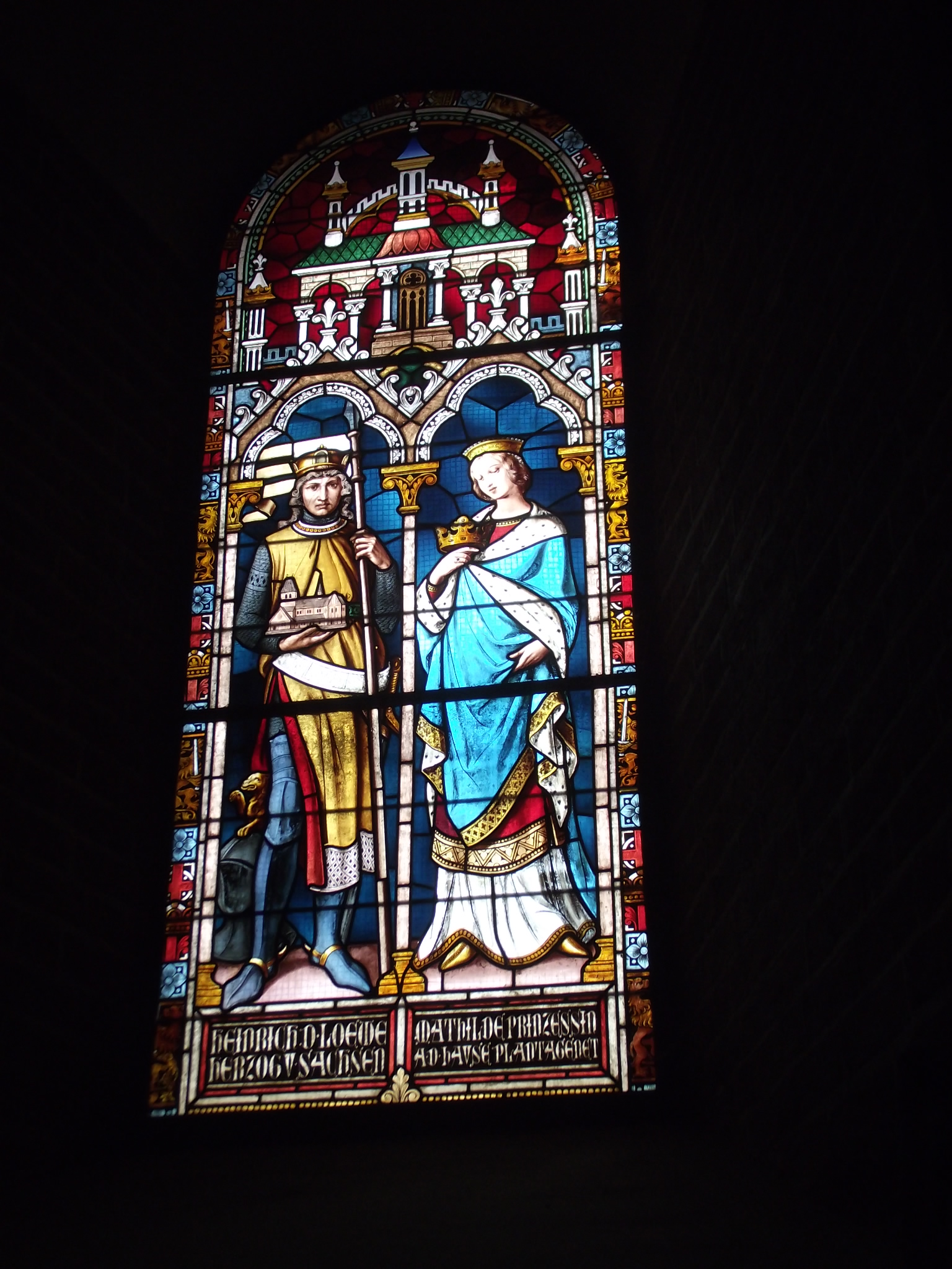 Fenster mit Heinrich der Löwe Herzog von Sachsen und Prinzessin Mathilde Plantagenet