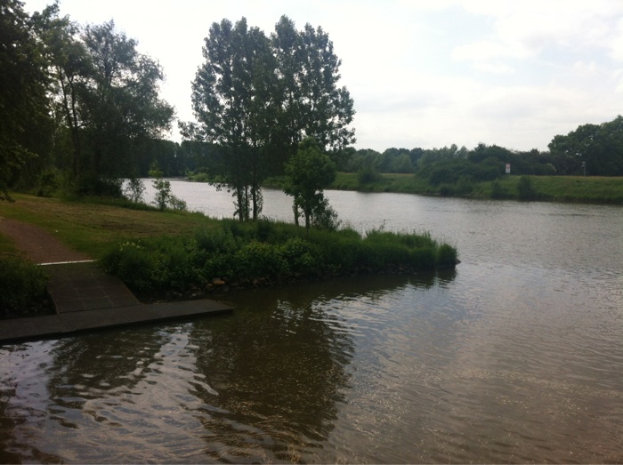 Meerbach fließt in die Weser