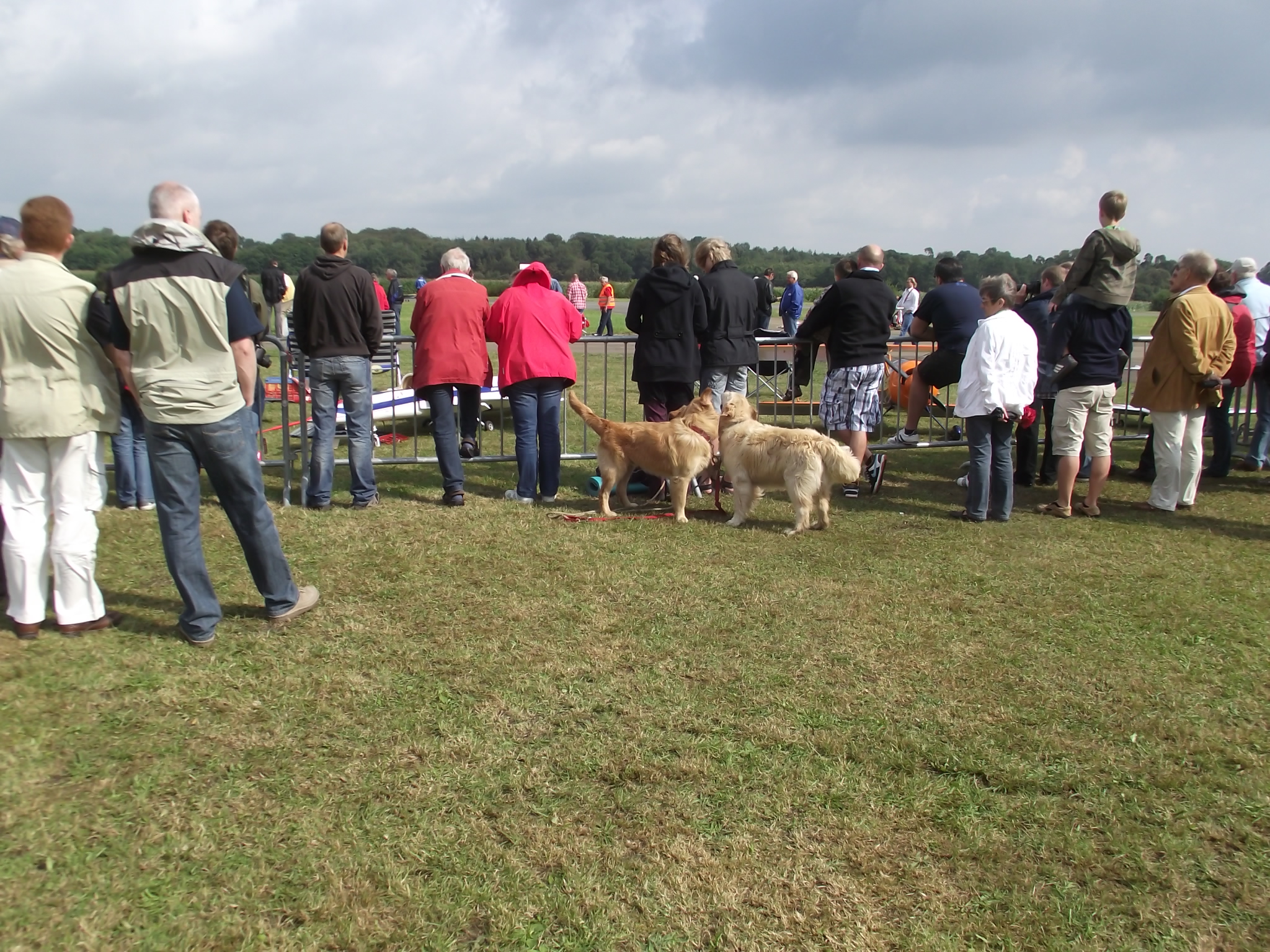 Jet-Flugtage in Ganderkesee - Und Hunde dürfen auch aufs Gelände