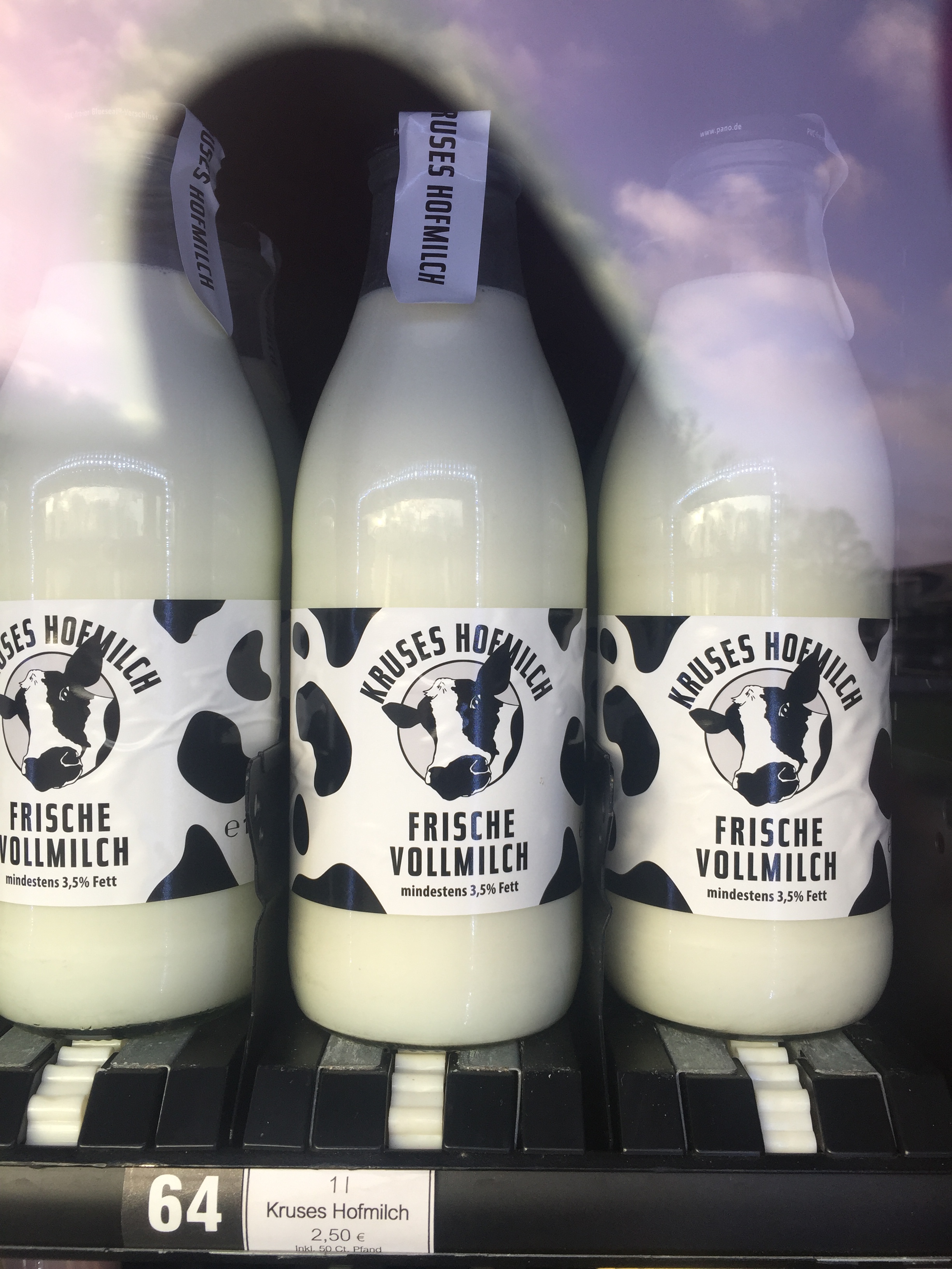 Milch im Automaten vom Rellinger Hofladen