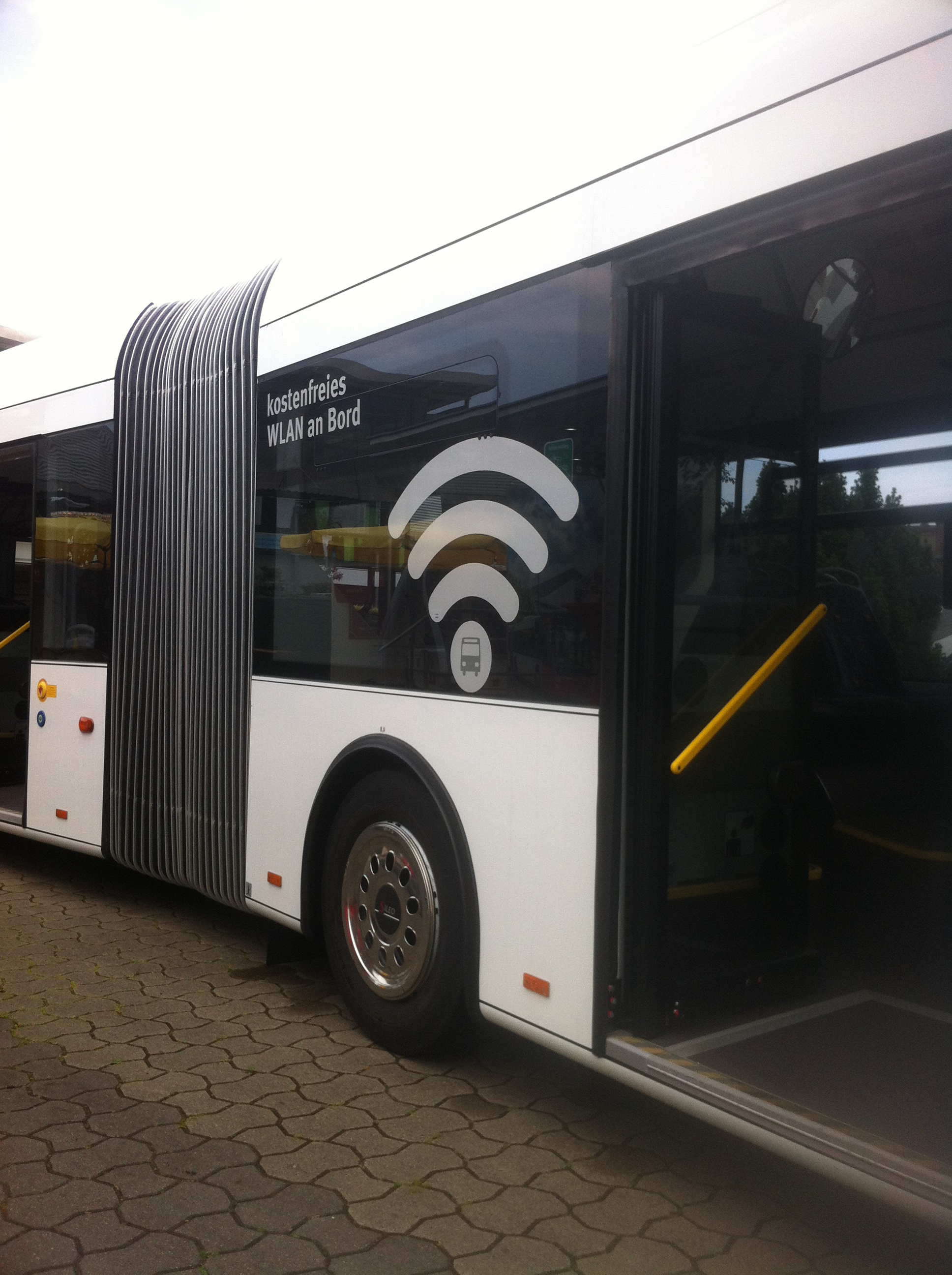 Elektro Bus mit WLAN