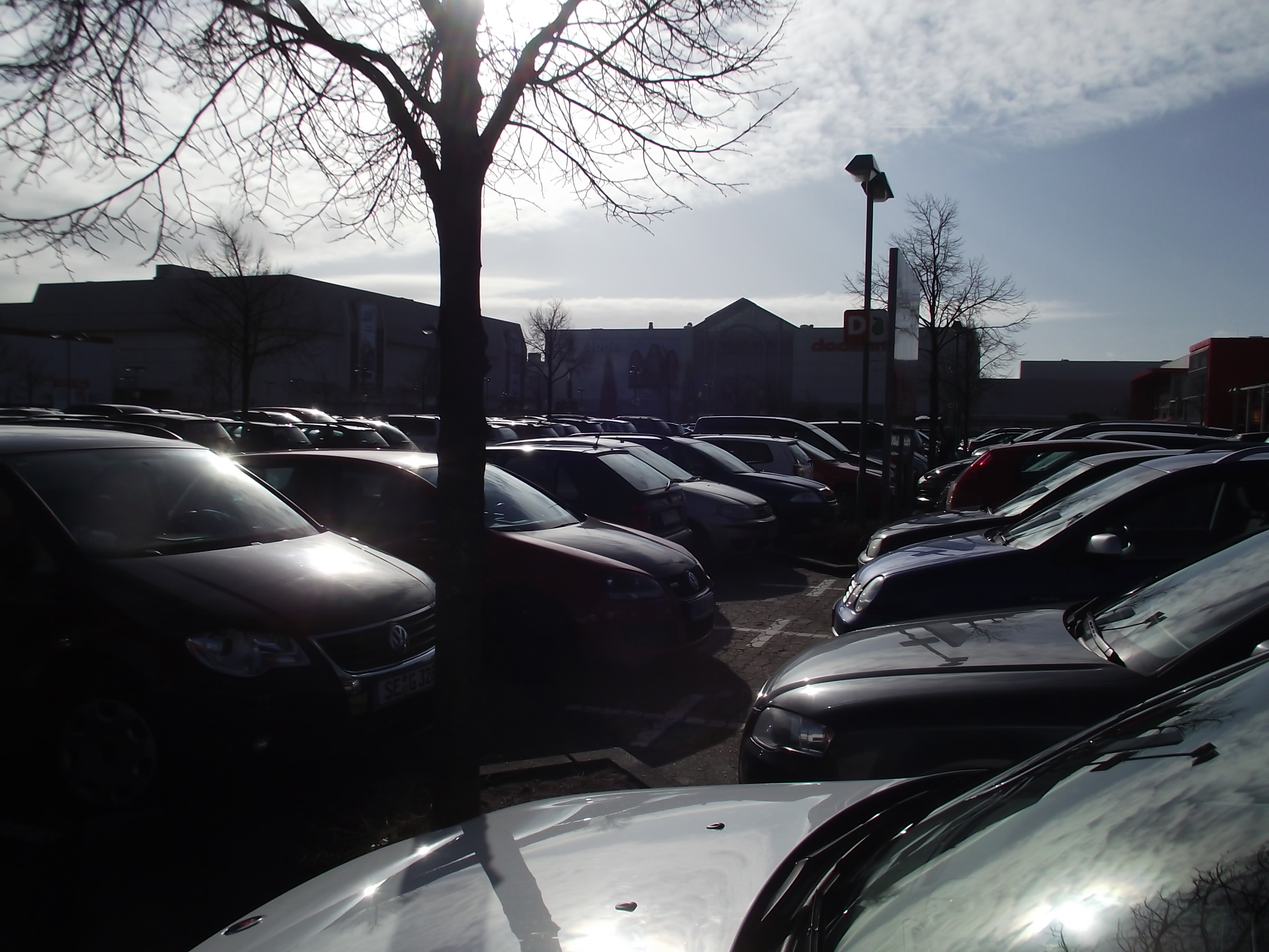 Parkplatz von Dodenhof am 25.2.2012 um 10:30 Uhr