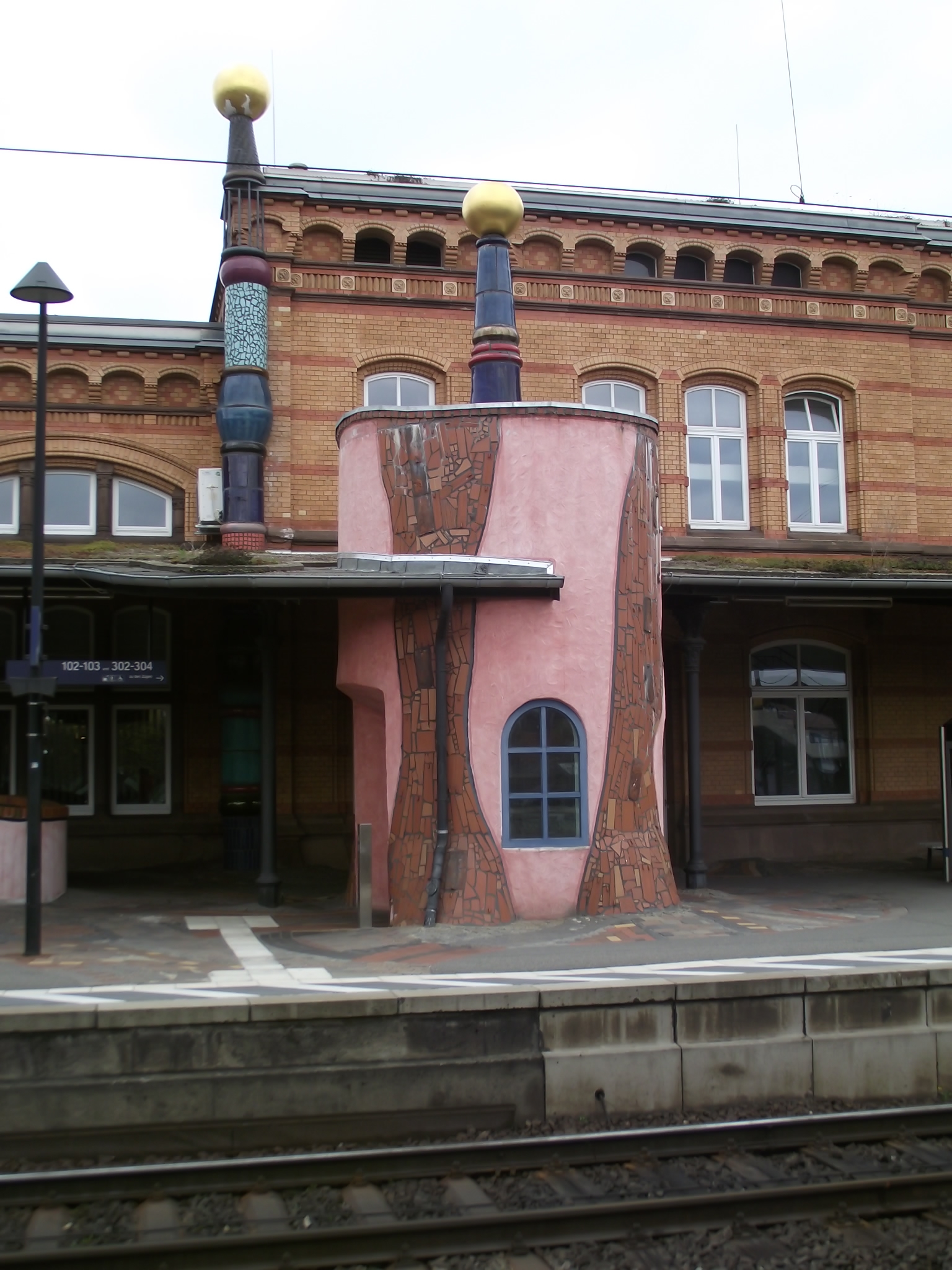 Hundertwasserbahnhof in Uelzen Expo Projekt 2000