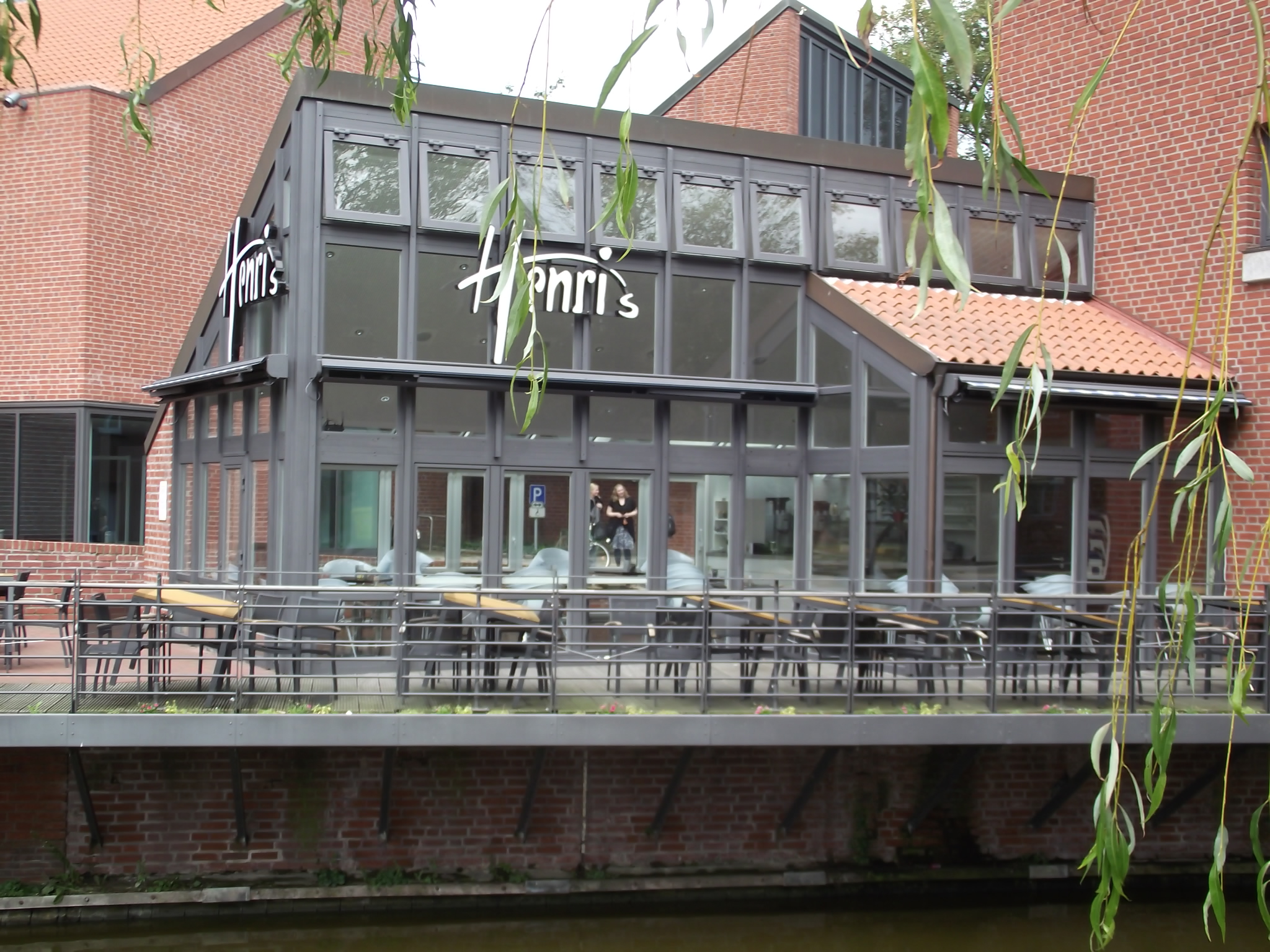 Henri&apos;s Café bei der Kunsthalle in Emden