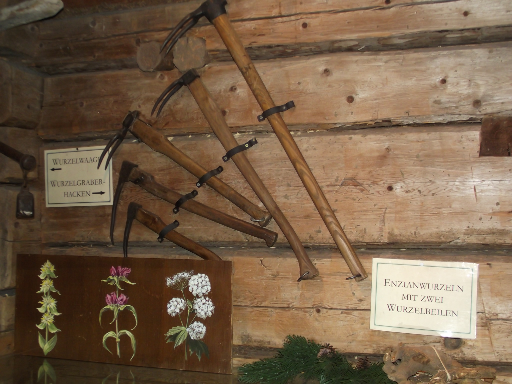 Grassl Enzian Brennerei in Berchtesgaden - In der alten Brennhütte