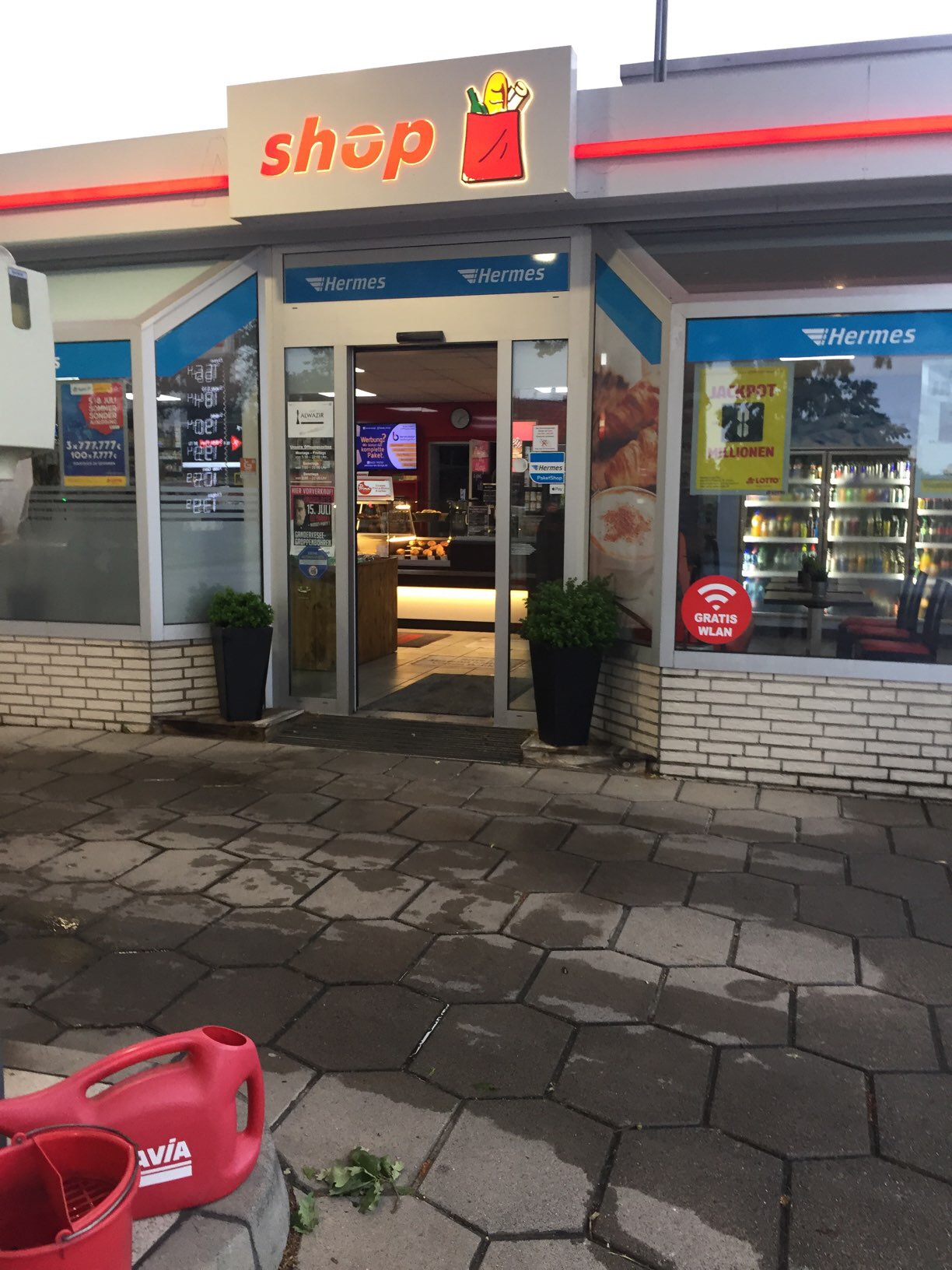 Bild 2 AVIA Tankstelle in Ganderkesee