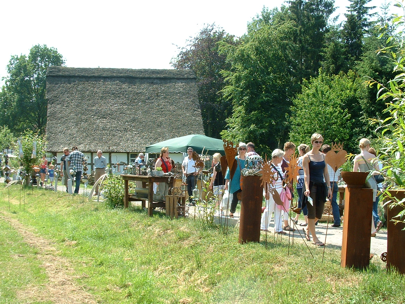 Museumsdorf Cloppenburg - Gartenpartie 5.6.2011 viele Besucher am Sonntag