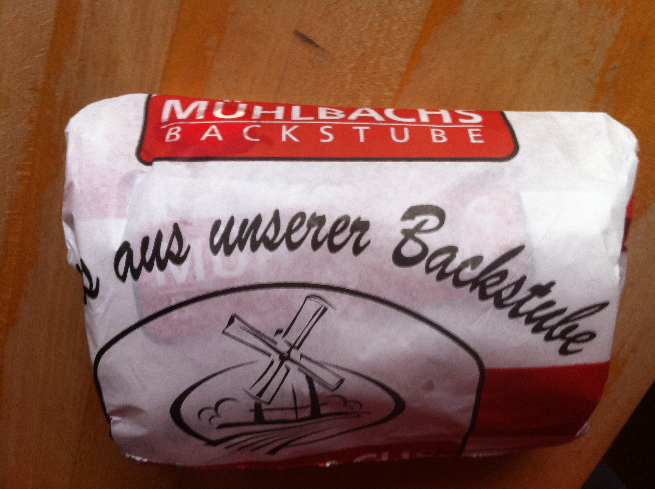 Frische Backwaren - Mit Sicherheit sind da keine Nussecken drin! Bhagwan Grüße nach Berlin.