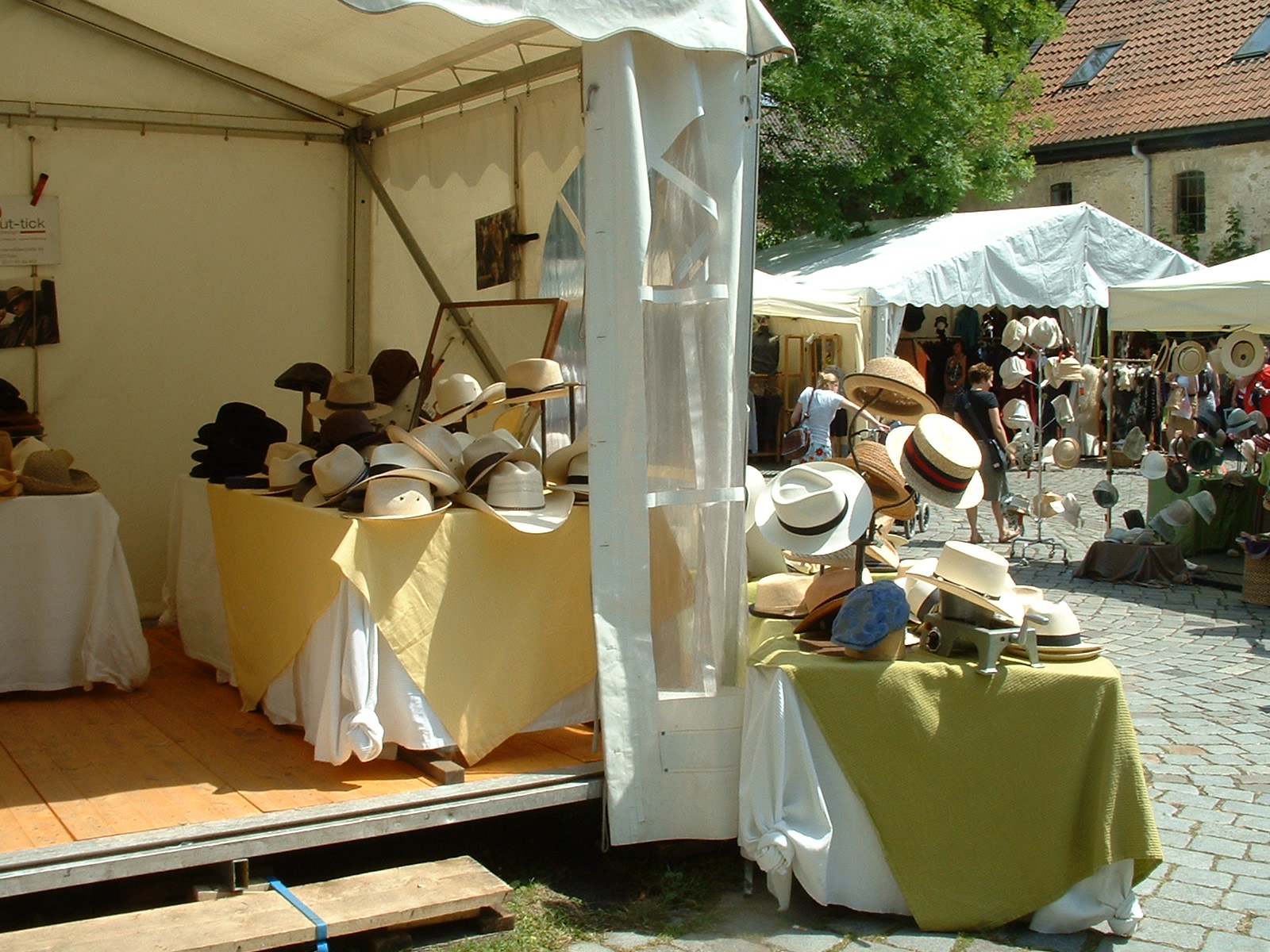 Schloß Lüntenbeck - Textilmarkt am 4.6.2011