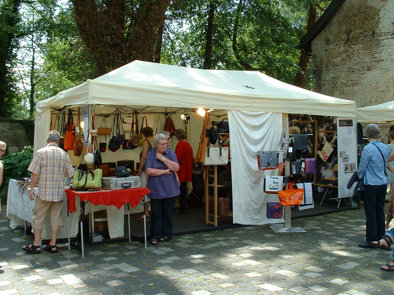 Schloß Lüntenbeck - Textilmarkt am 4.6.2011