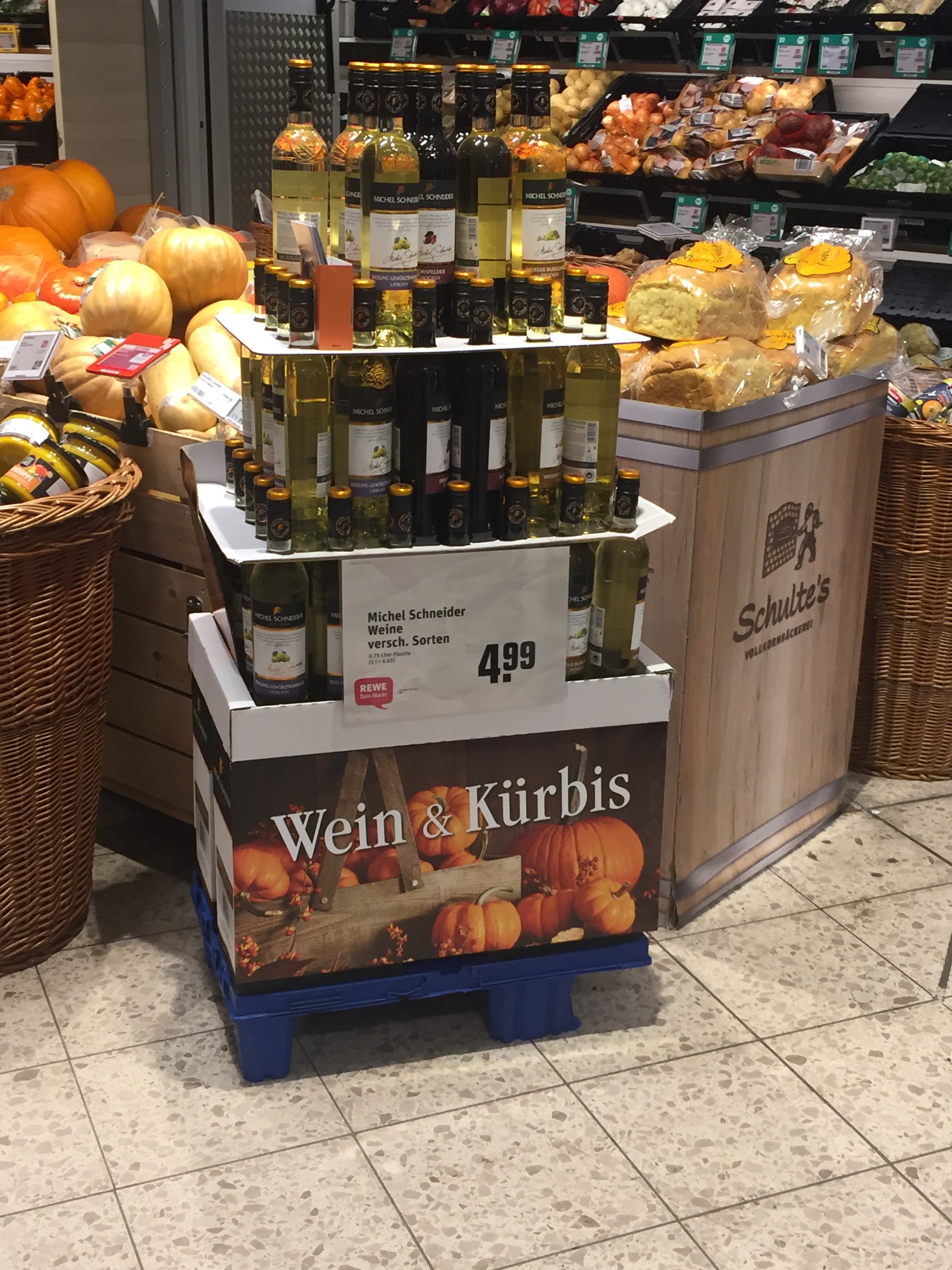 Michel Schneider Wein 4,99 €, da habe ich gestern bei K+K in Wildeshausen 2,99 € bezahlt.