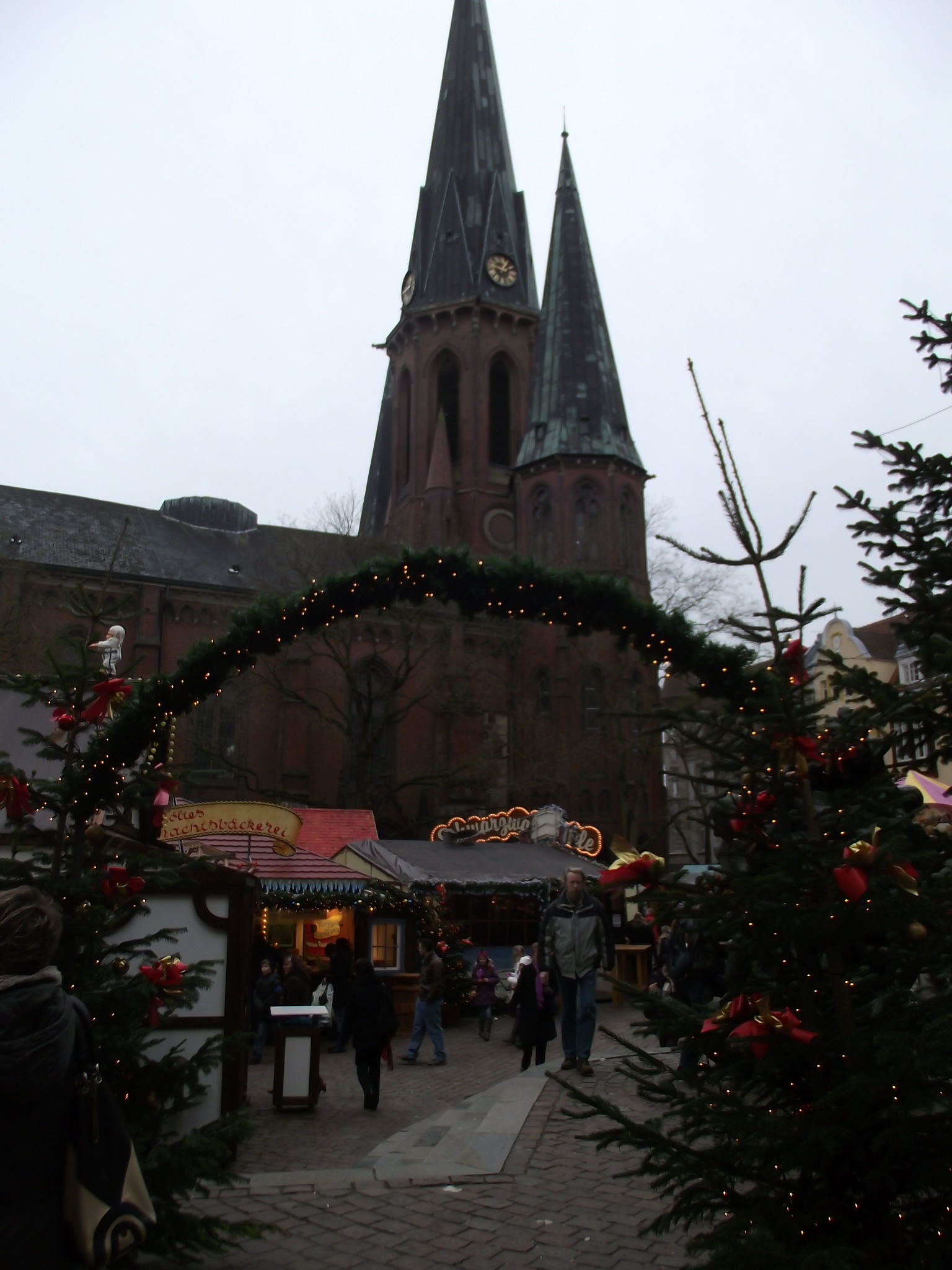 Lamberti Markt Oldenburg - Blick vom Eingang zur Kirche