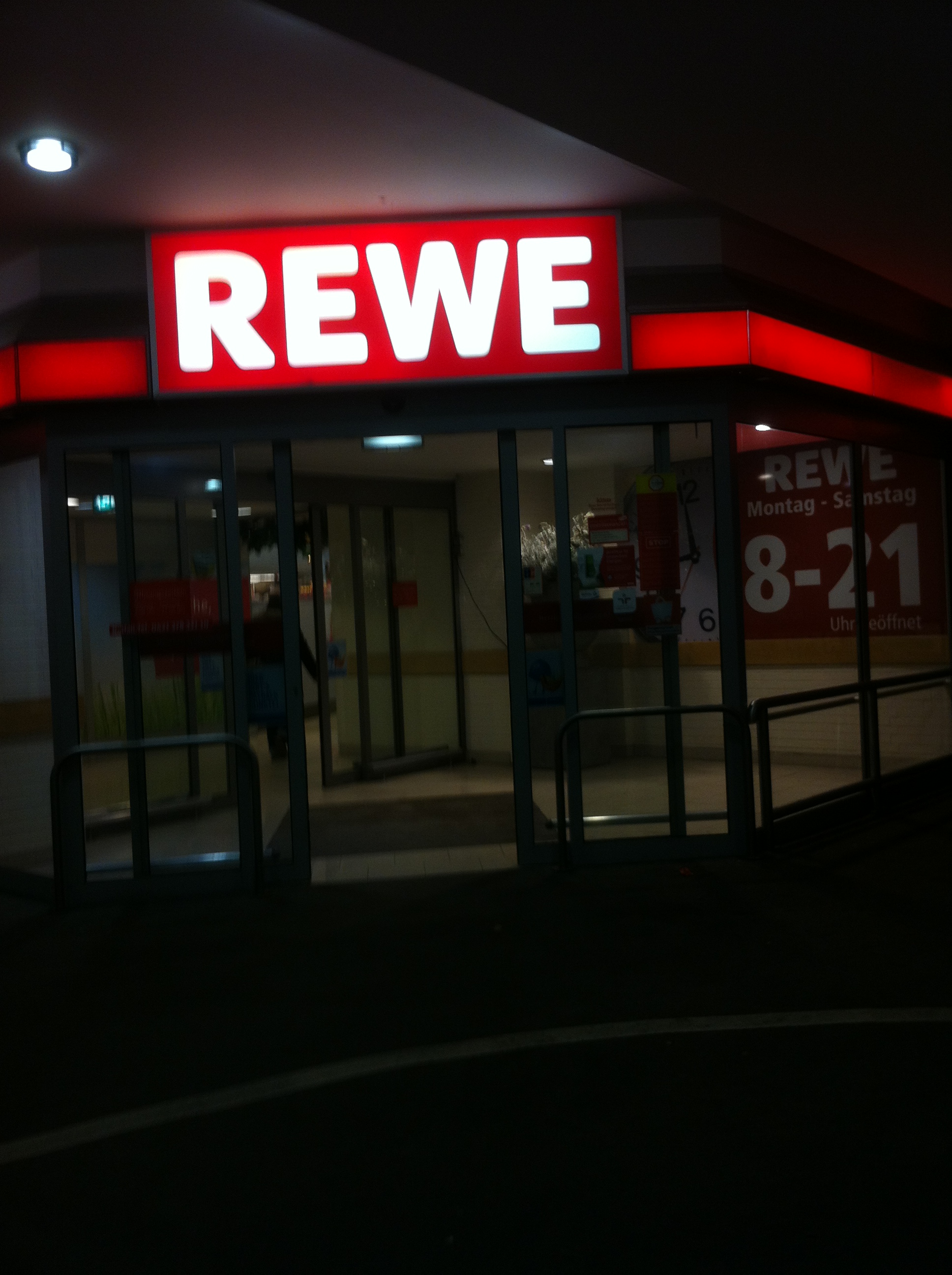 Bild 8 REWE in Hamburg
