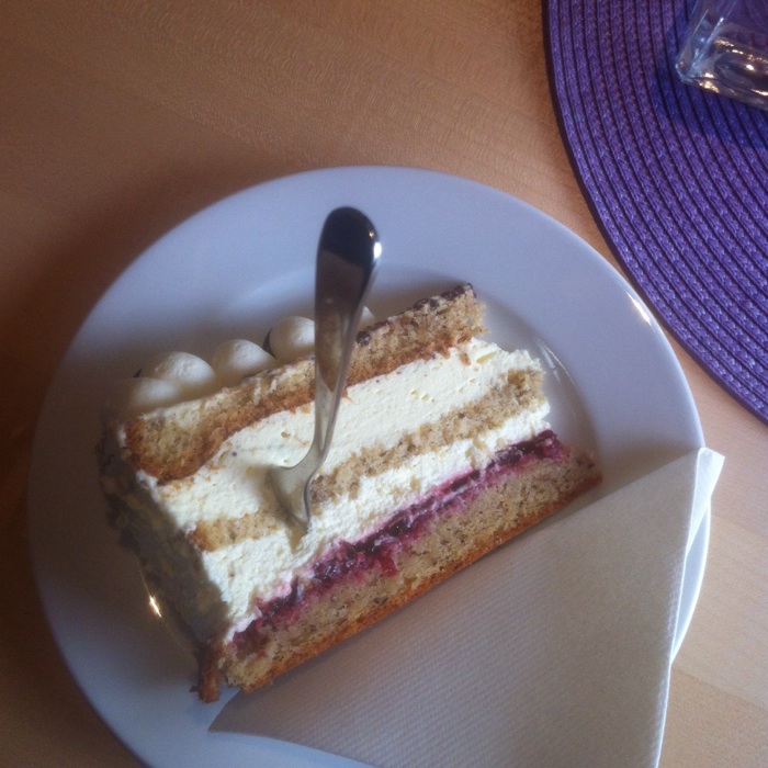 Eierlik&ouml;rtorte