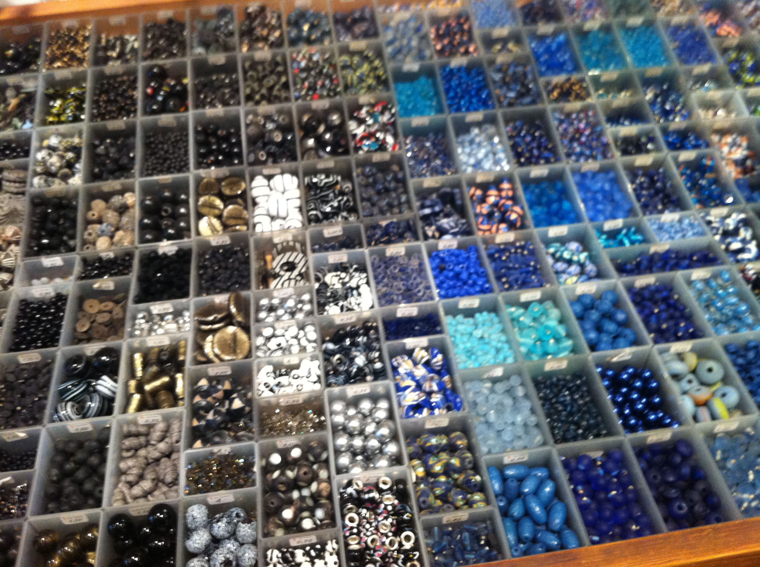 Eine riesige Auswahl an Perlen in der Perlerie Bremen