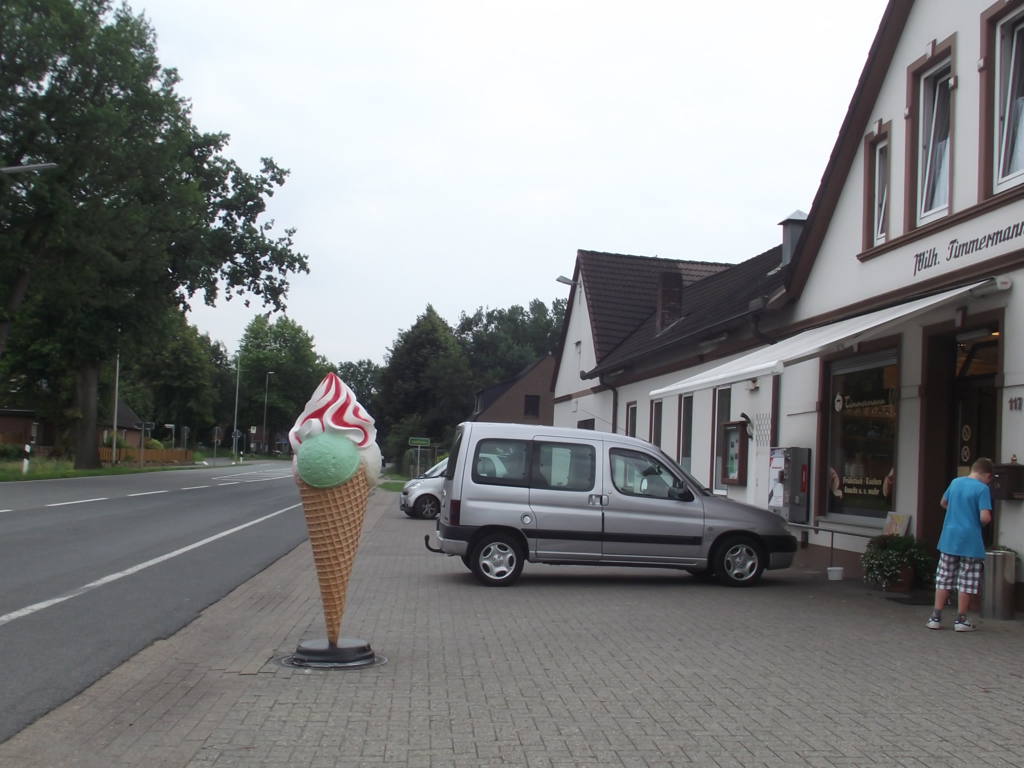Bäckerei Timmermann in Delmenhorst Deichhausen - da bekommt man auch Eis