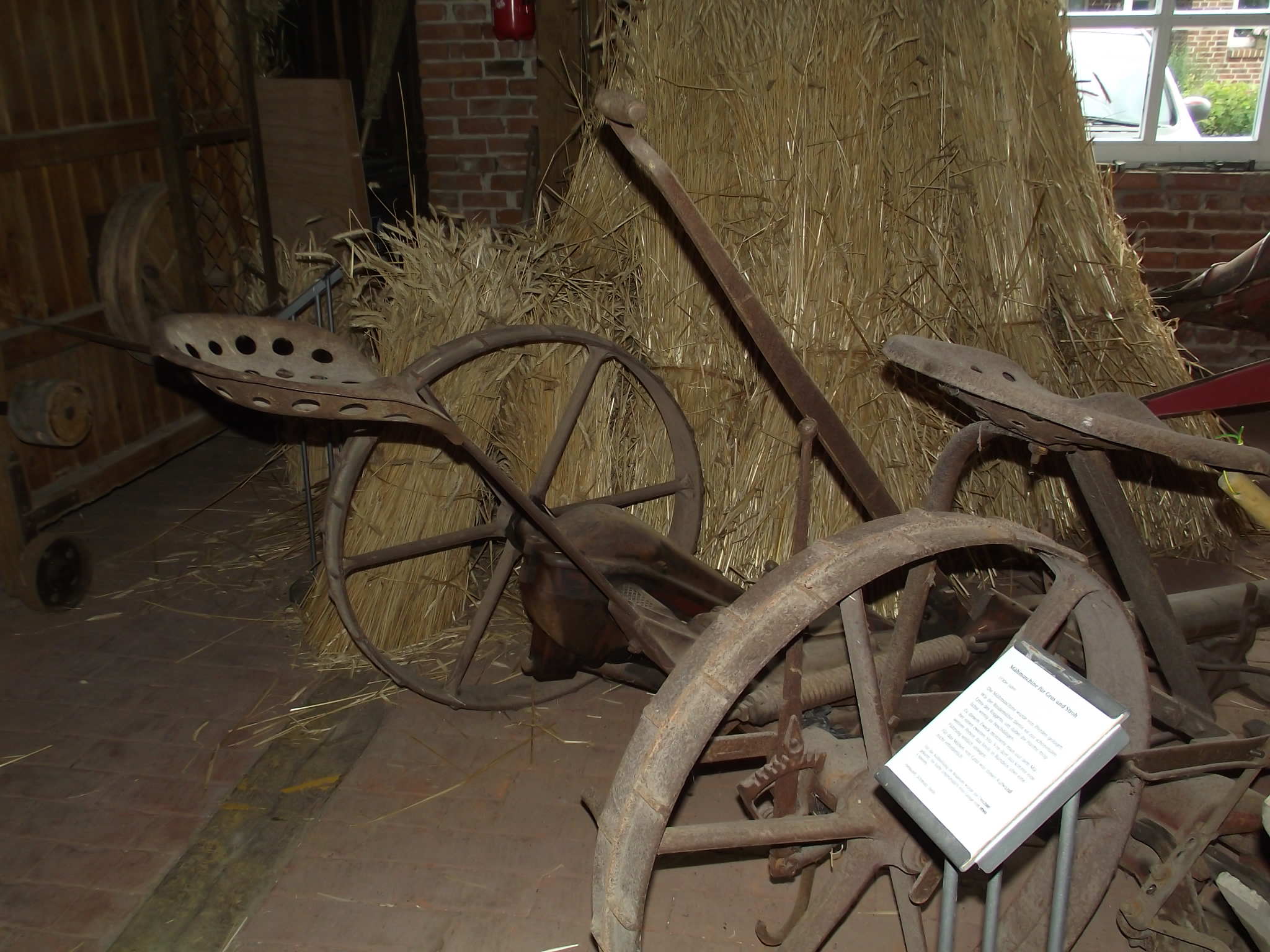 Im Museum der Strohverarbeitung in Twistringen - Mäher