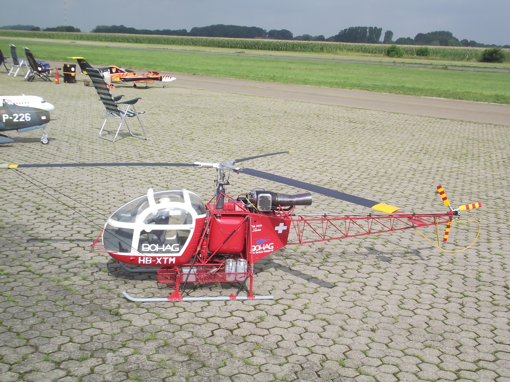 Jet-Flugtage in Ganderkesee - hier werden die Modelle präsentiert wie auch dieser Hubschrauber