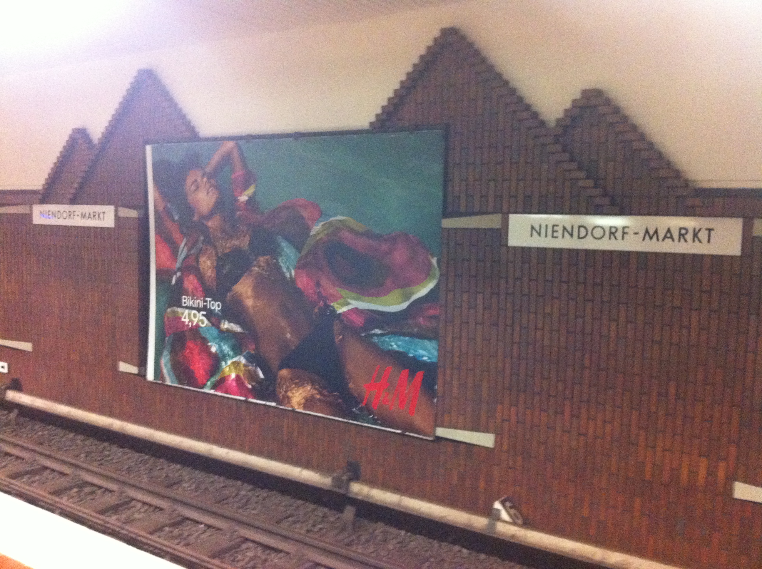 Niendorf - Markt U-Bahn Station der Hochbahn