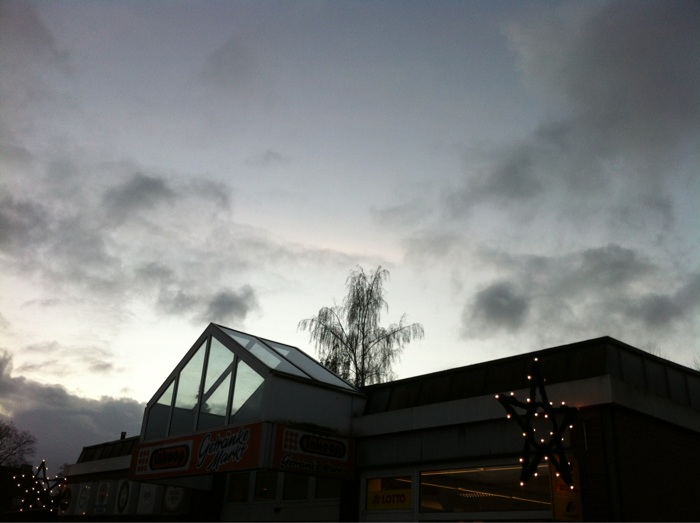 16 Uhr Himmel in Delmenhorst INKOOP
