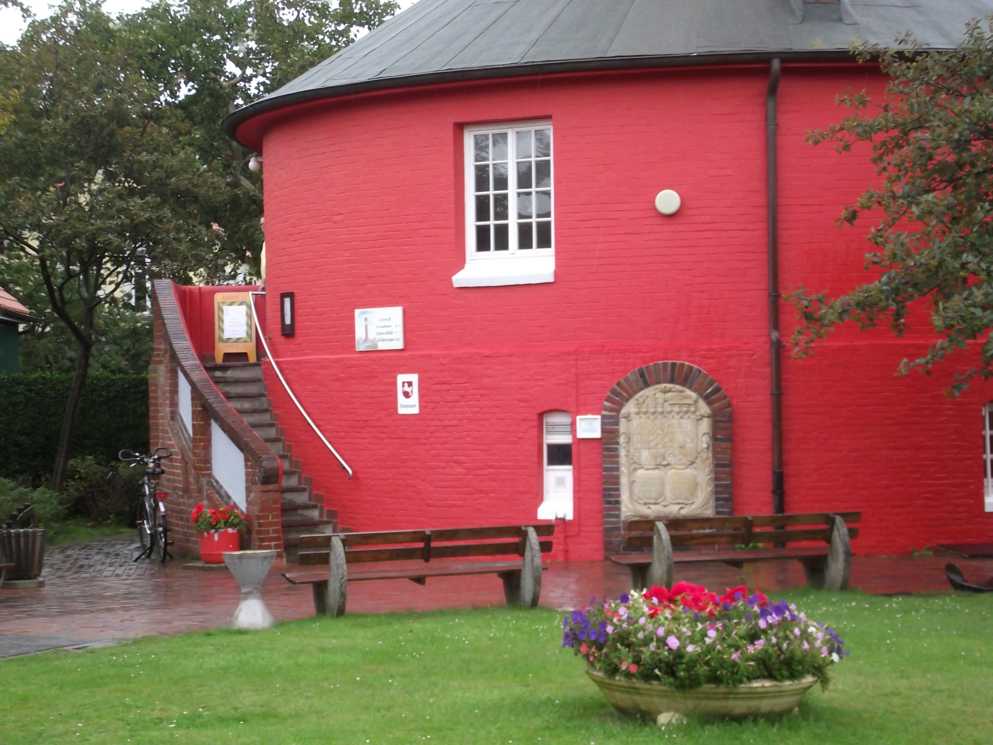 Der alte Leuchtturm von Wangerooge - Aufgang zum Museum und Standesamt