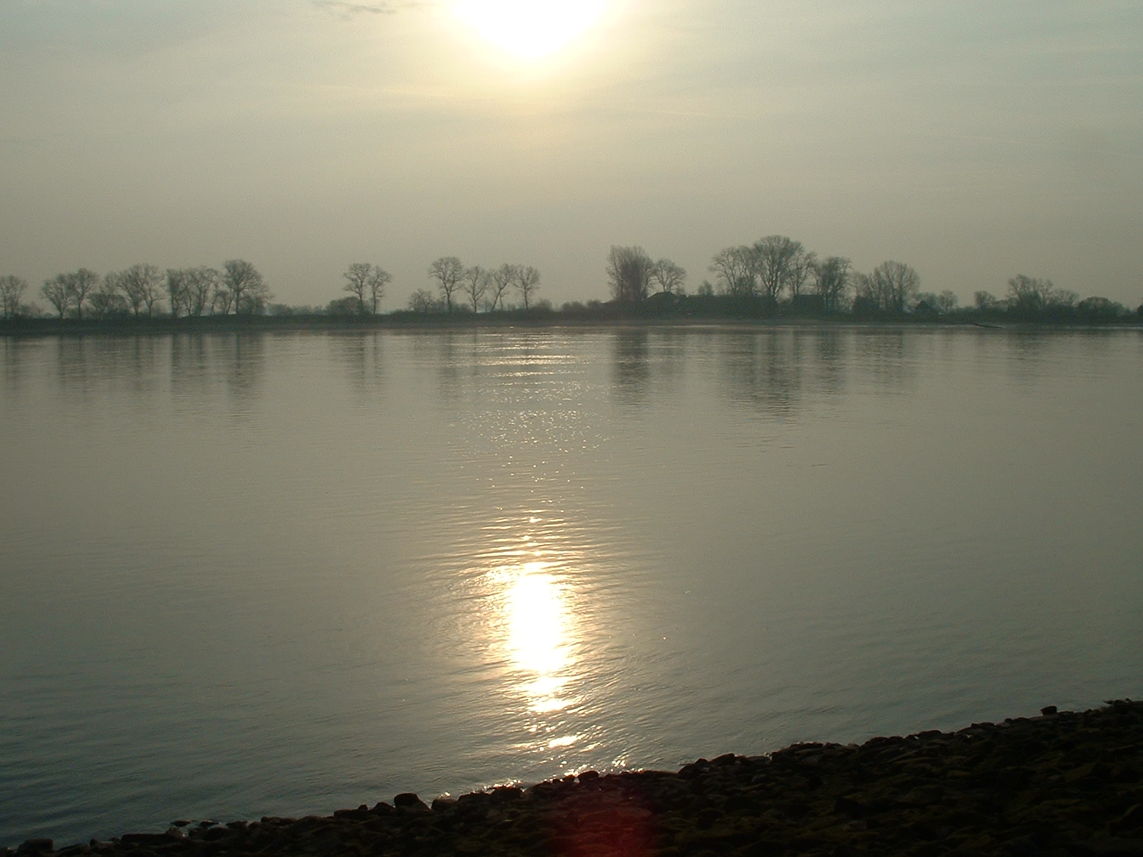 Sonnenaufgang über dem Harriersand am Lokal &quot;Schöne Aussichten&quot;  an der Weser