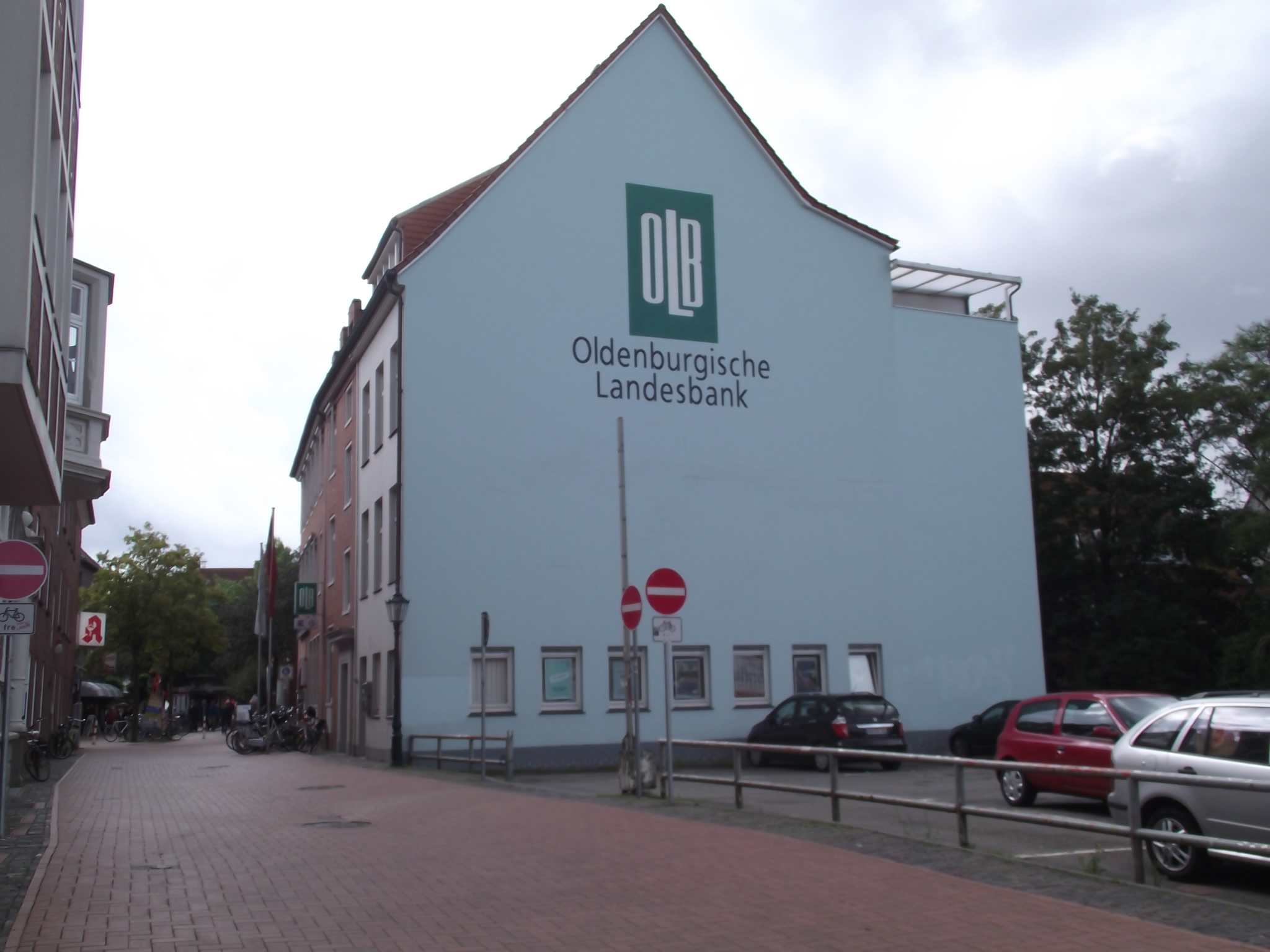 Die OLB in Emden, wenn man von der Kunsthalle kommt
