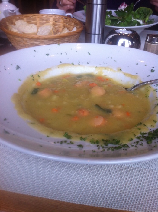 Kartoffelsuppe mit Würstchen