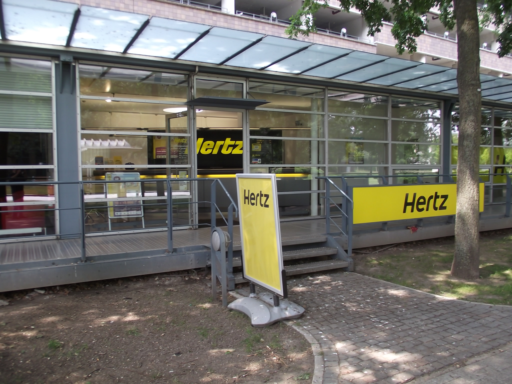 Hertz Autovermietung GmbH am Flughafen Bremen