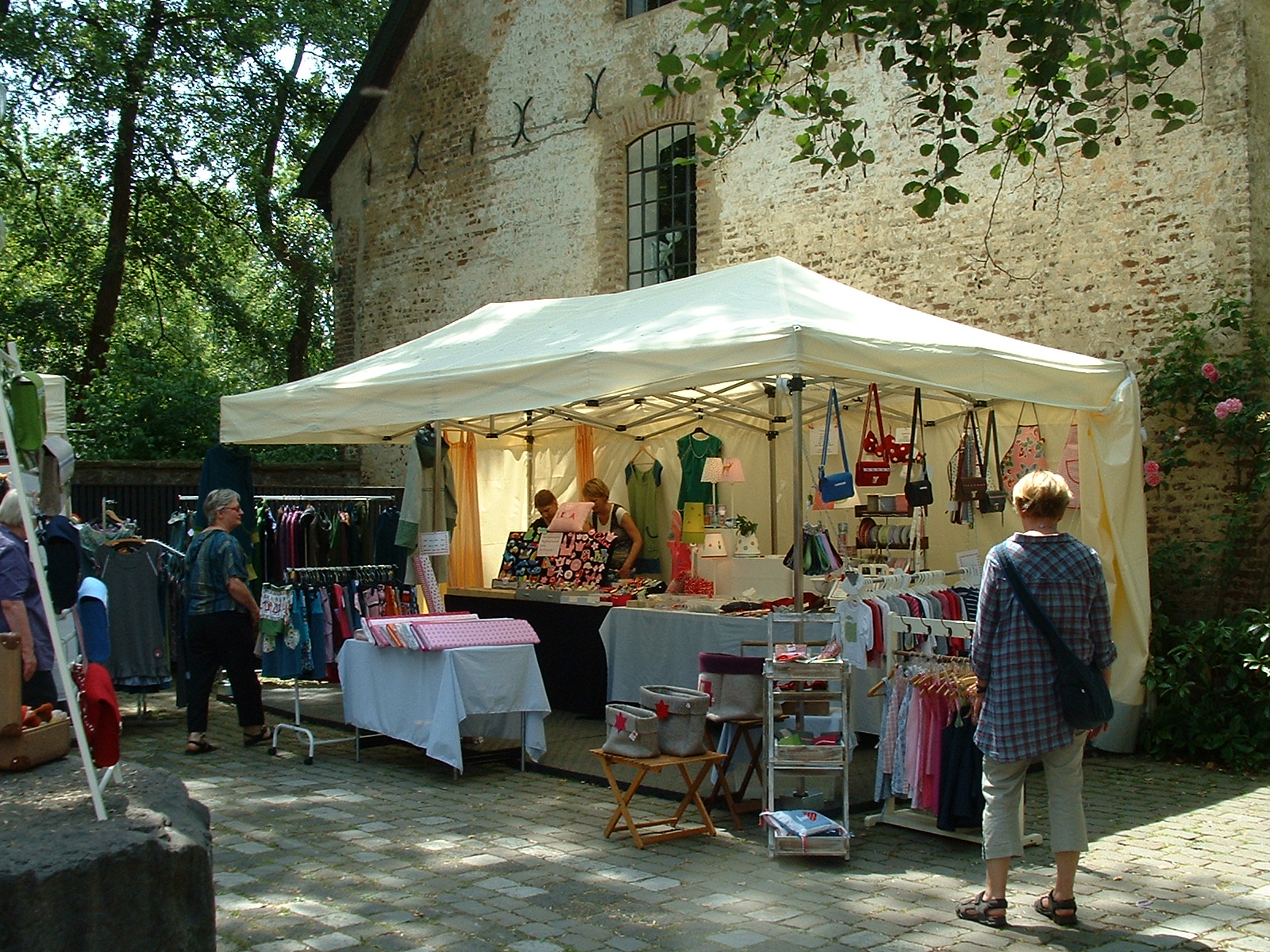 Schloß Lüntenbeck - Textilmarkt am 4.6.2011