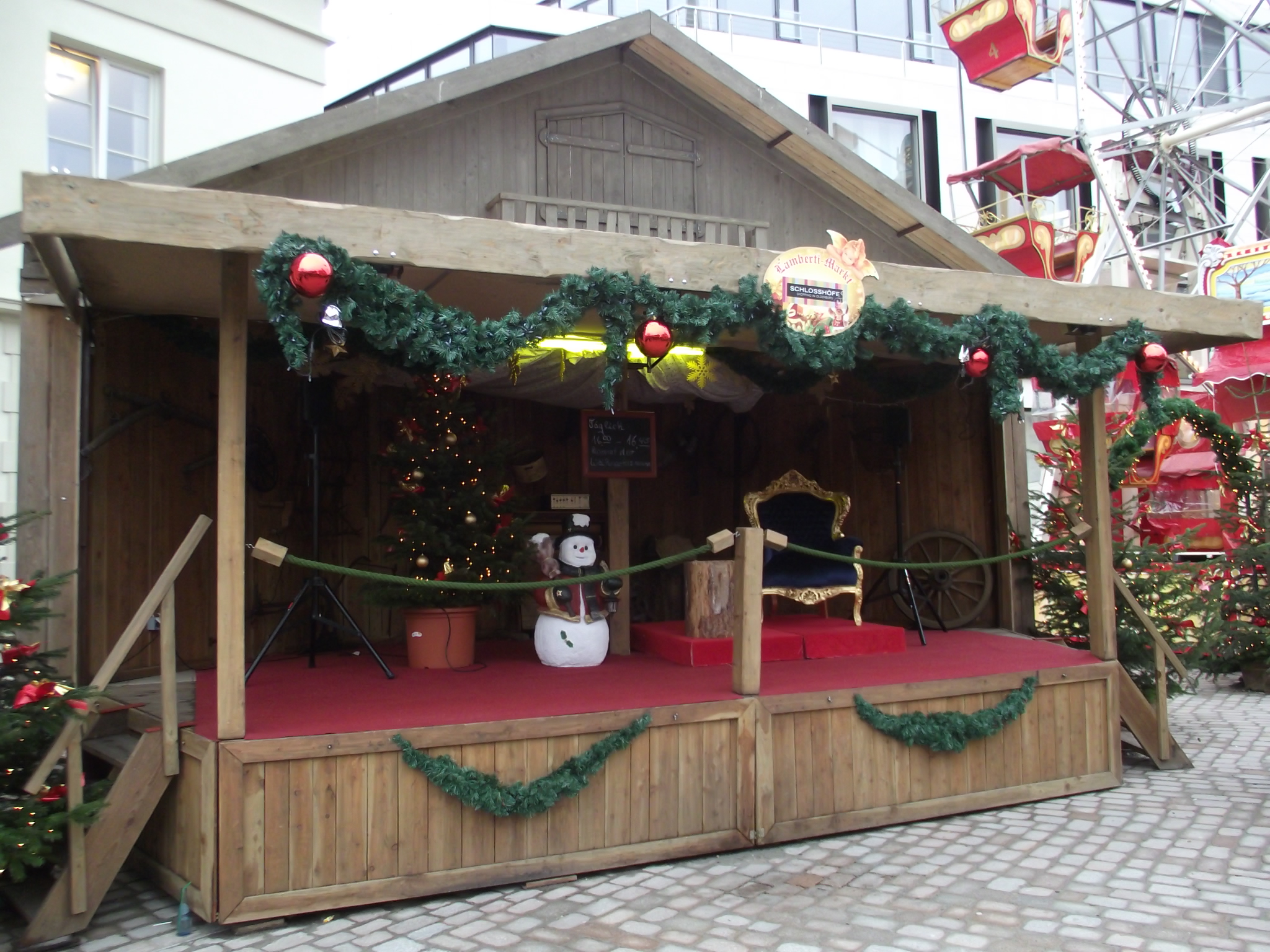 Lamberti Markt Oldenburg - Sessel für den Weihnachtsmann