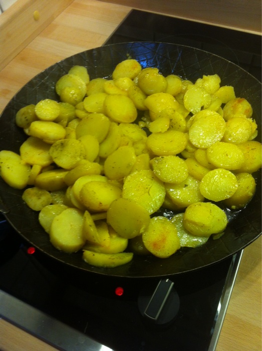 36 cm Pfanne mit LINDA Bratkartoffeln auf NEFF Kochfeld