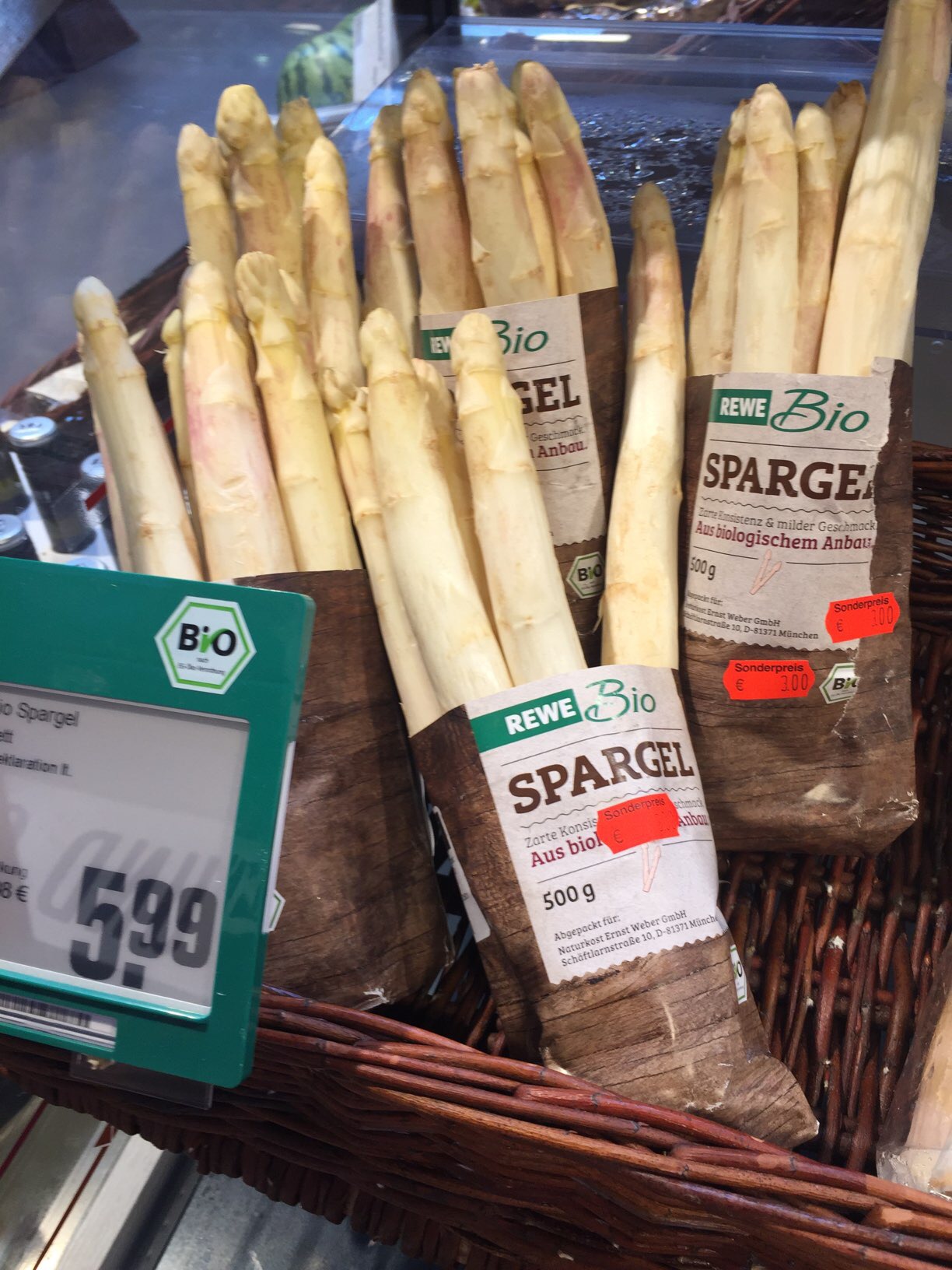 Alter Spargel muss weg