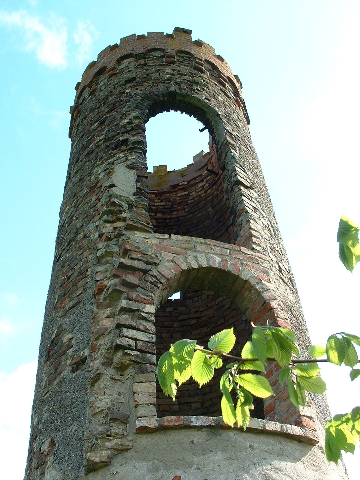 Turm am Wanderweg/Joggingweg