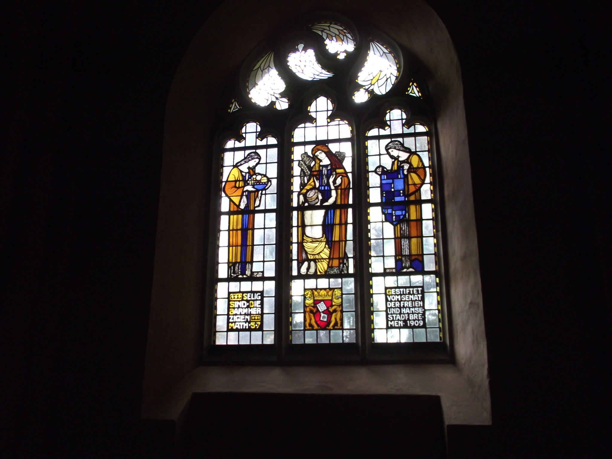 In der ev. luth. Alexanderkirche in Wildeshausen - bleiverglastes Fenster