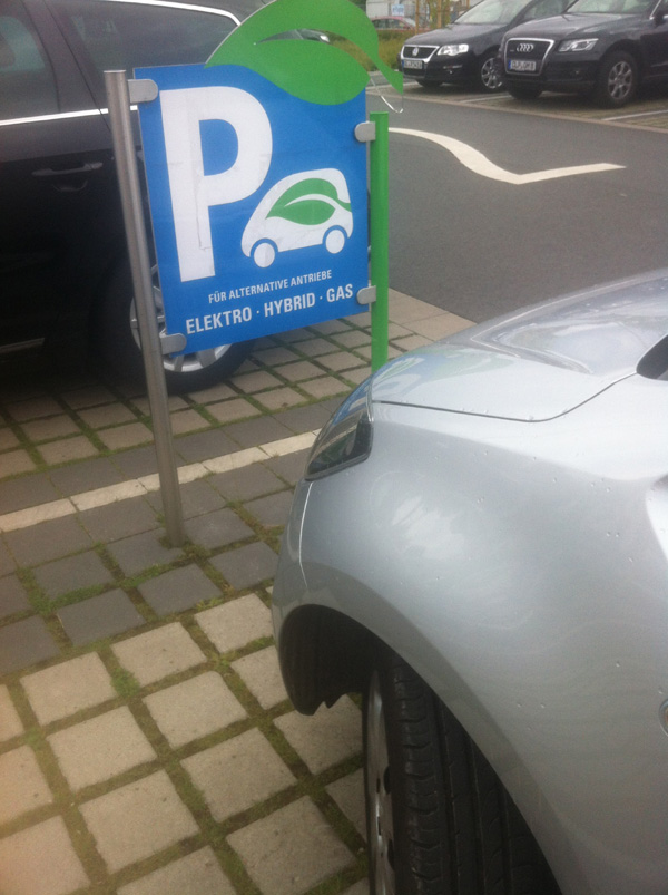 Parkplatz für Fahrzeuge mit alternativem Antrieb.