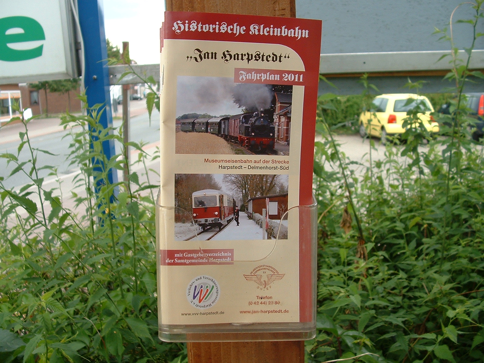 Delmenhorst-Harpstedter Eisenbahn GmbH - Bahnhof in Delmenhorst - Informativer Flyer 2011 zum mitnehmen - Hier fährt &quot;Jan Harpstedt&quot;