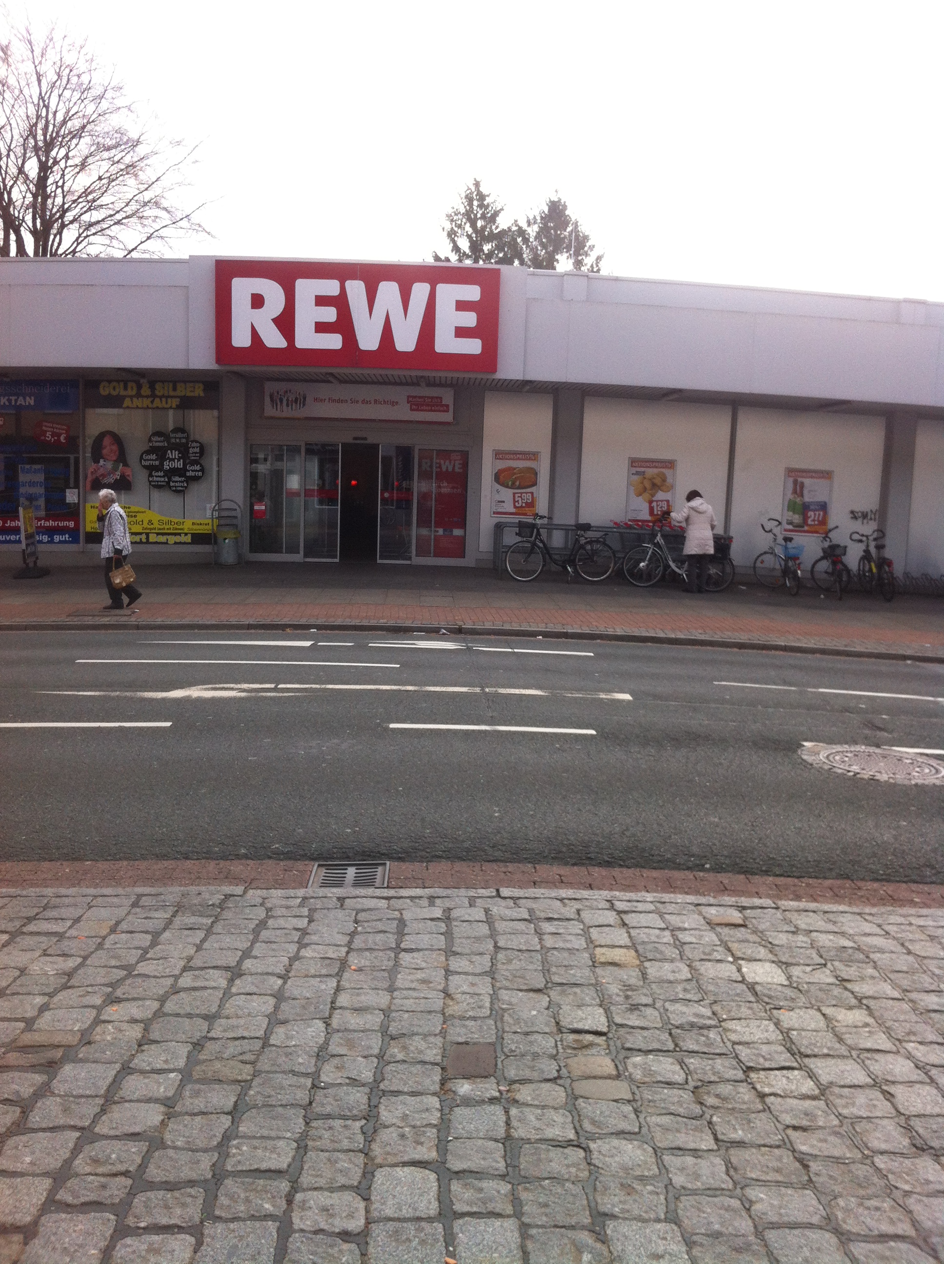 Bild 9 REWE in Bremen