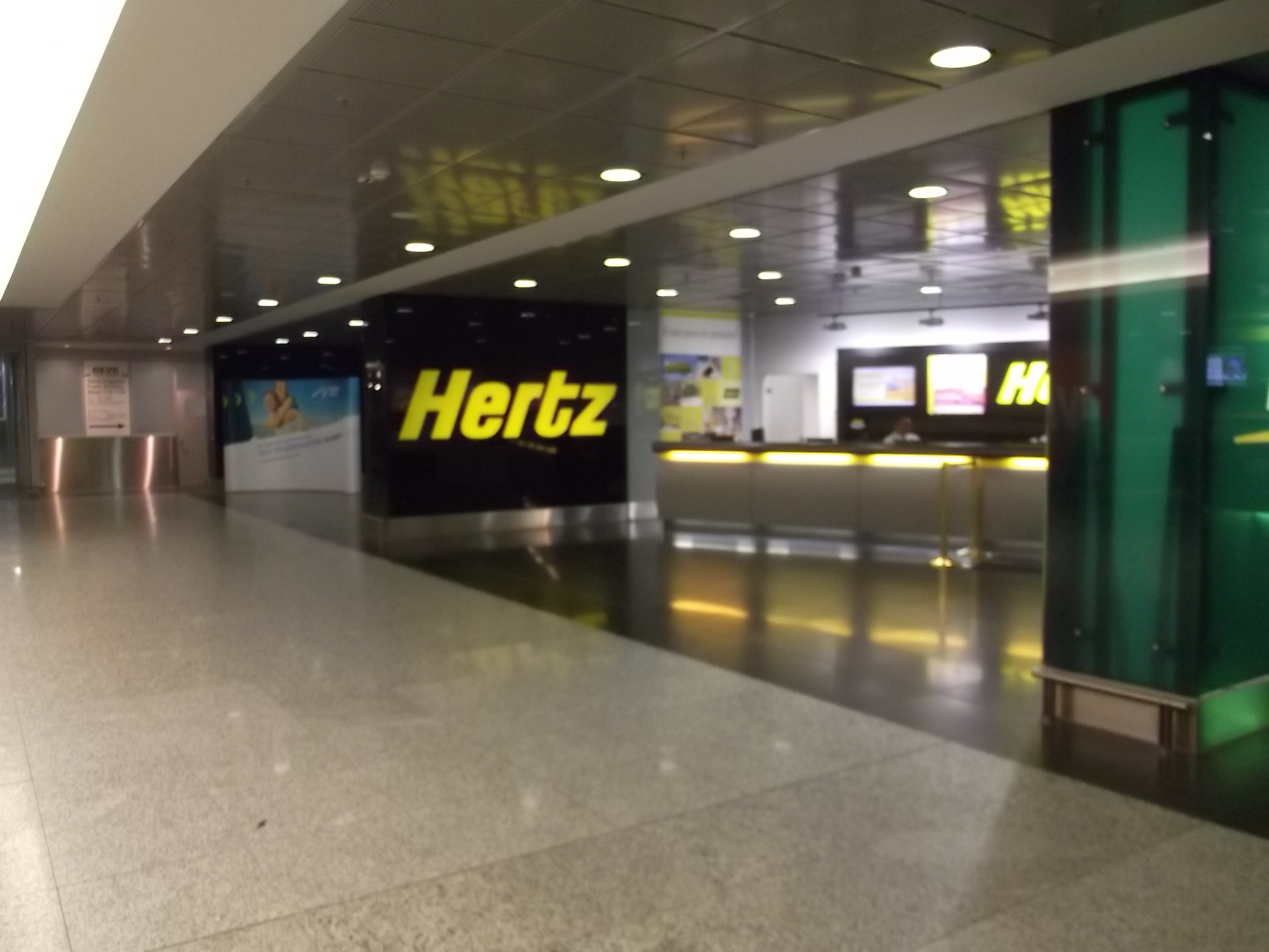 Hertz Autovermietung am Flughafen Hannover