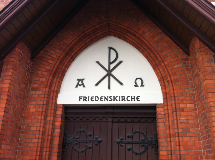 Eingang der Friedenskirche von 1884 in Oldenburg