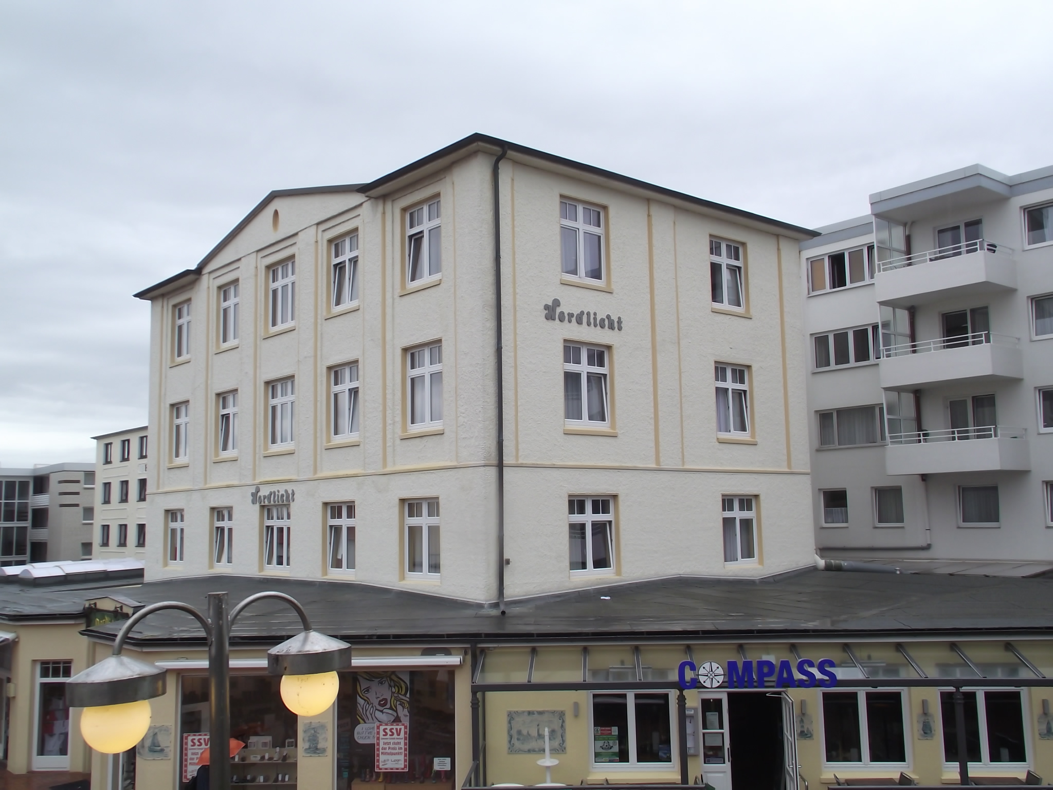 Ferienhaus Nordlicht mit dem Restaurant Compass auf Wangerooge