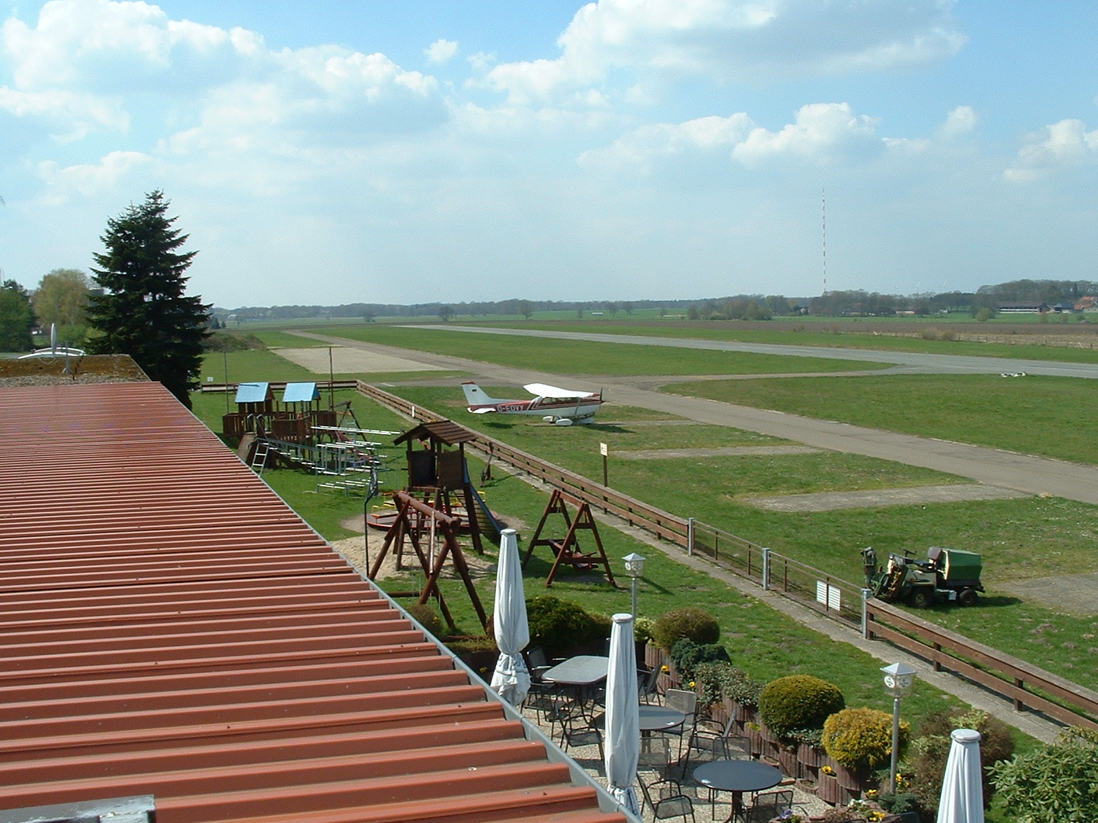 Besucherterasse vom Flugplatz Ganderkesee Atlas Airfield GmbH