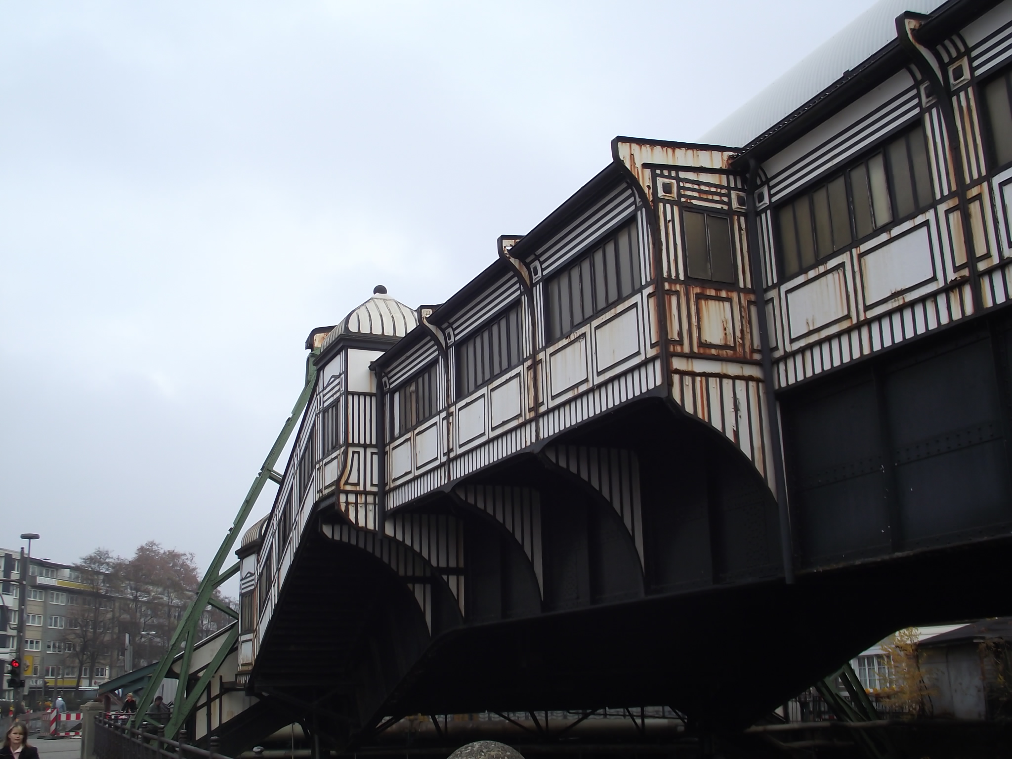 Die Station Werther Brücke der Wuppertaler Schwebebahn - Jugendstil Baujahr 1901