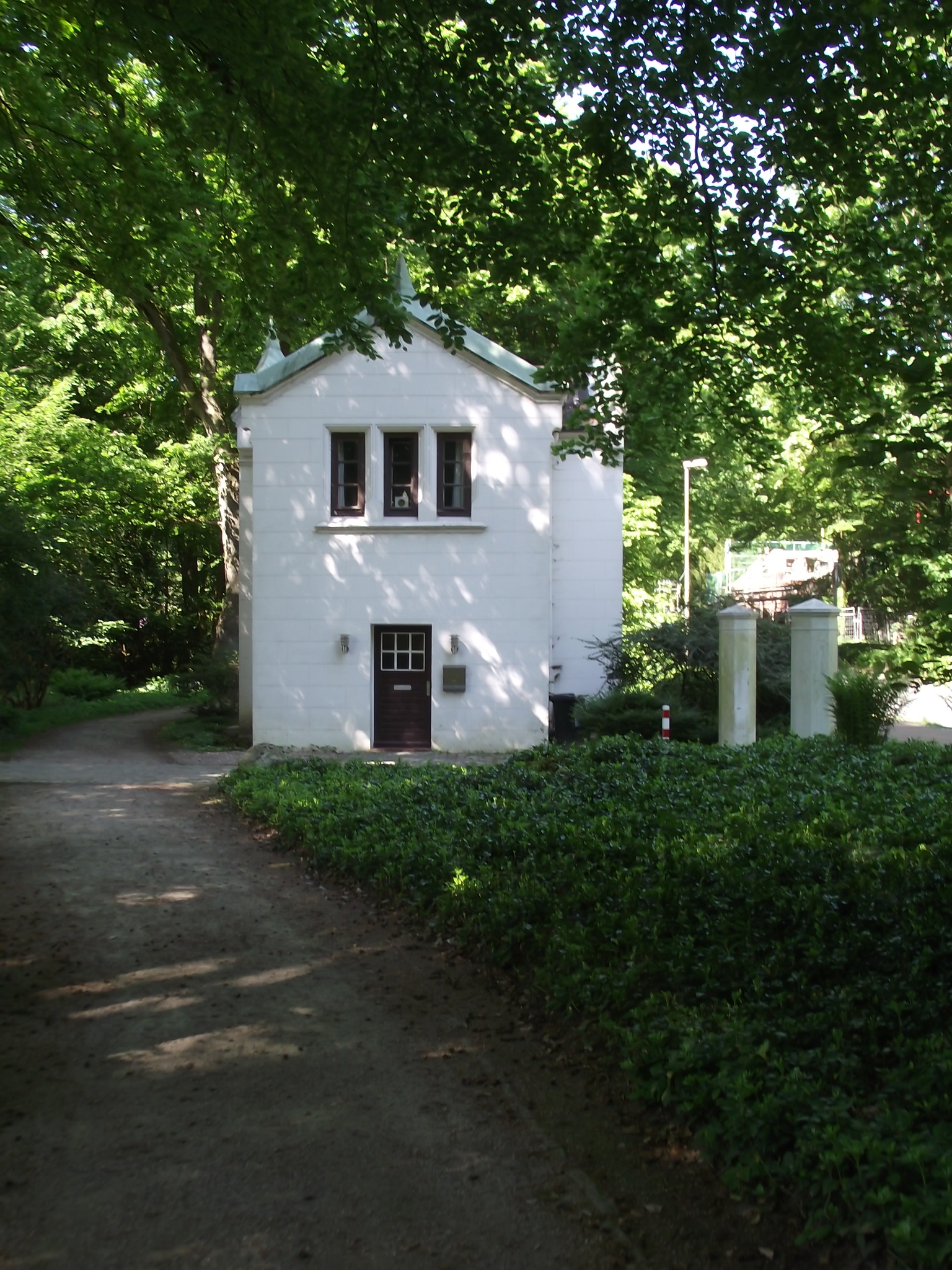 Der Domuhrmachermeister am Knoops Park  im westlichen Pförtnerhaus