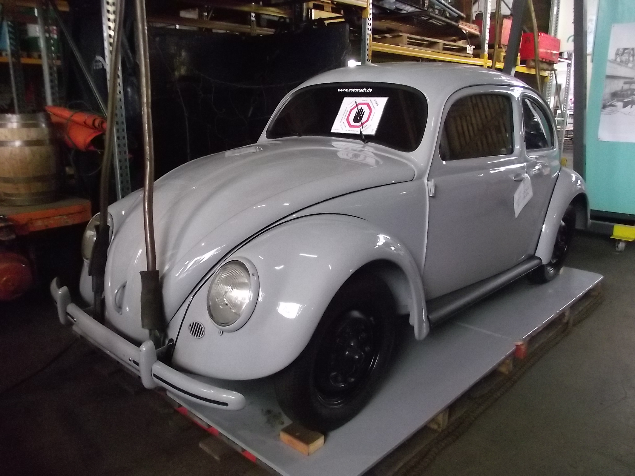 VW Käfer mit Brezelfenster und Winker