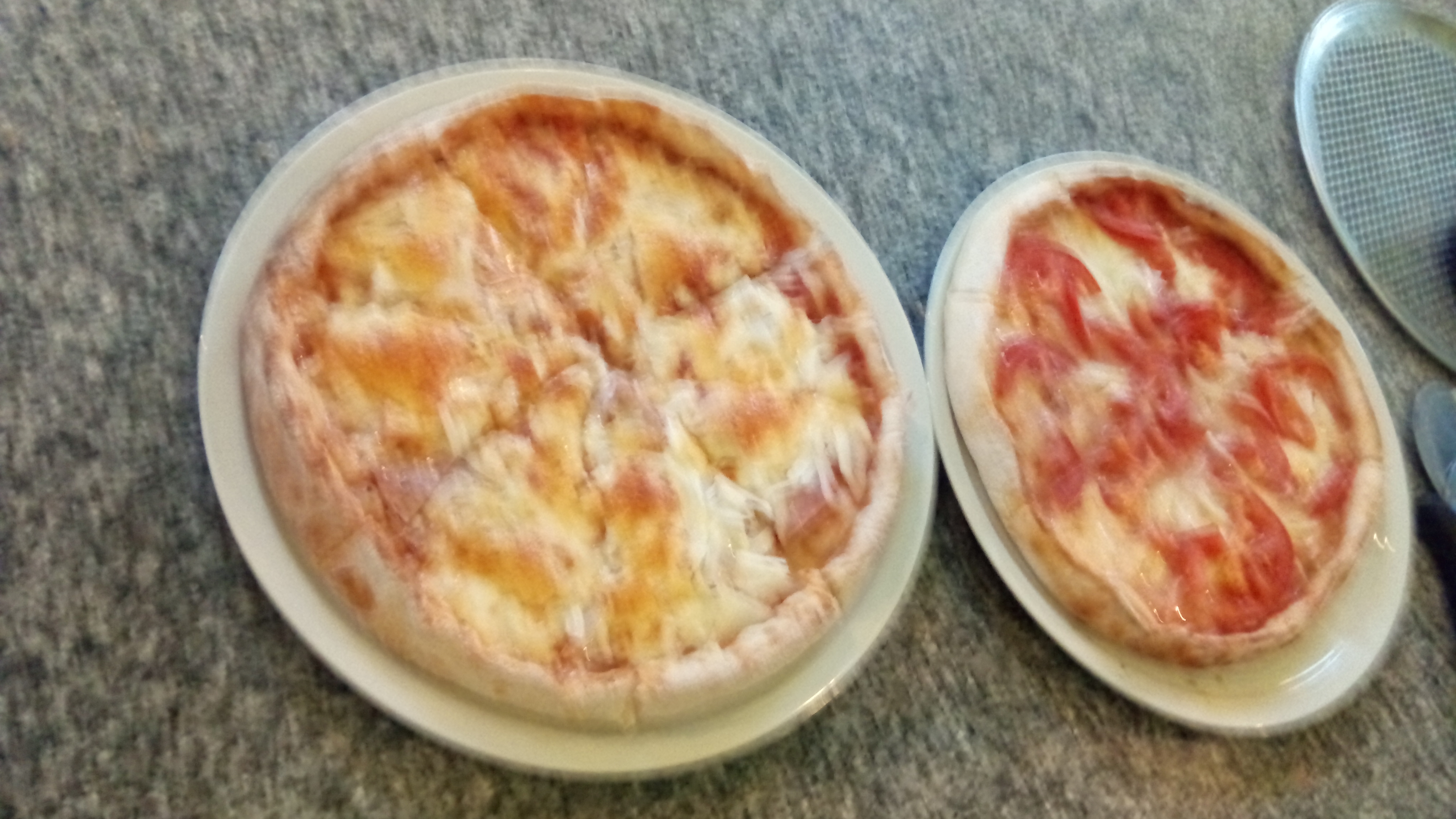 Pizza Nr. 4 und Pizza Nr 23