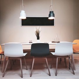 Deinraum Tisch für Besprechungen